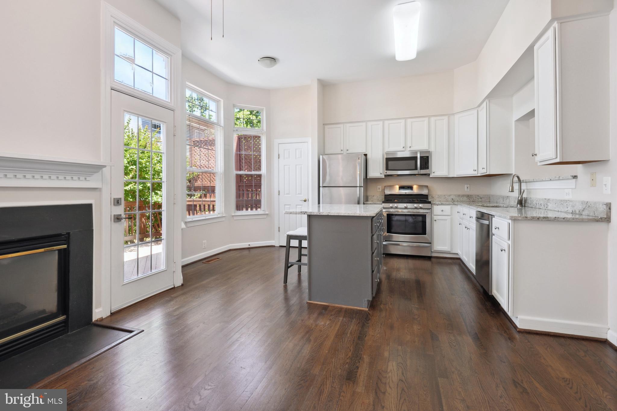 LOWES ISLAND/CASCADES - Residential Lease