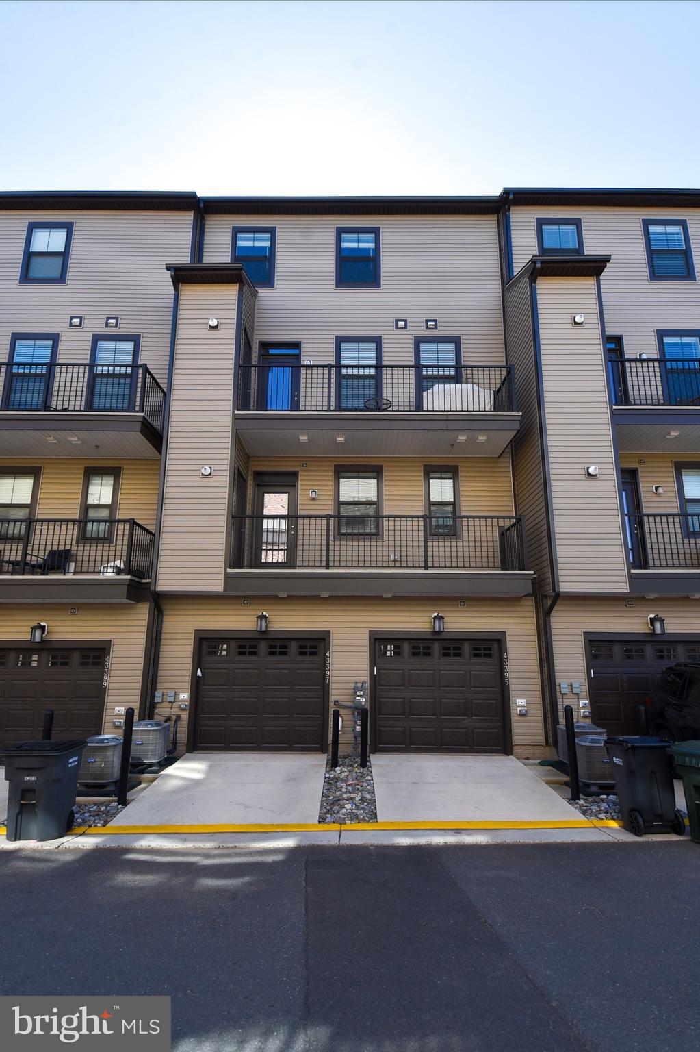 METRO WALK AT MOOREFIELD STATION - Residential Lease