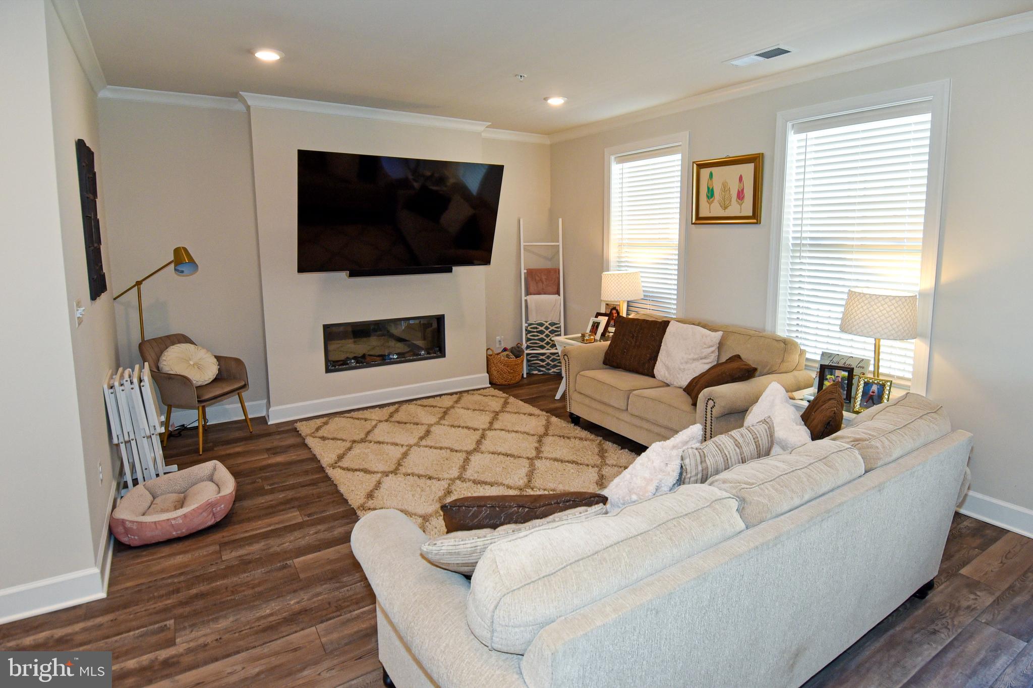 METRO WALK AT MOOREFIELD STATION - Residential Lease