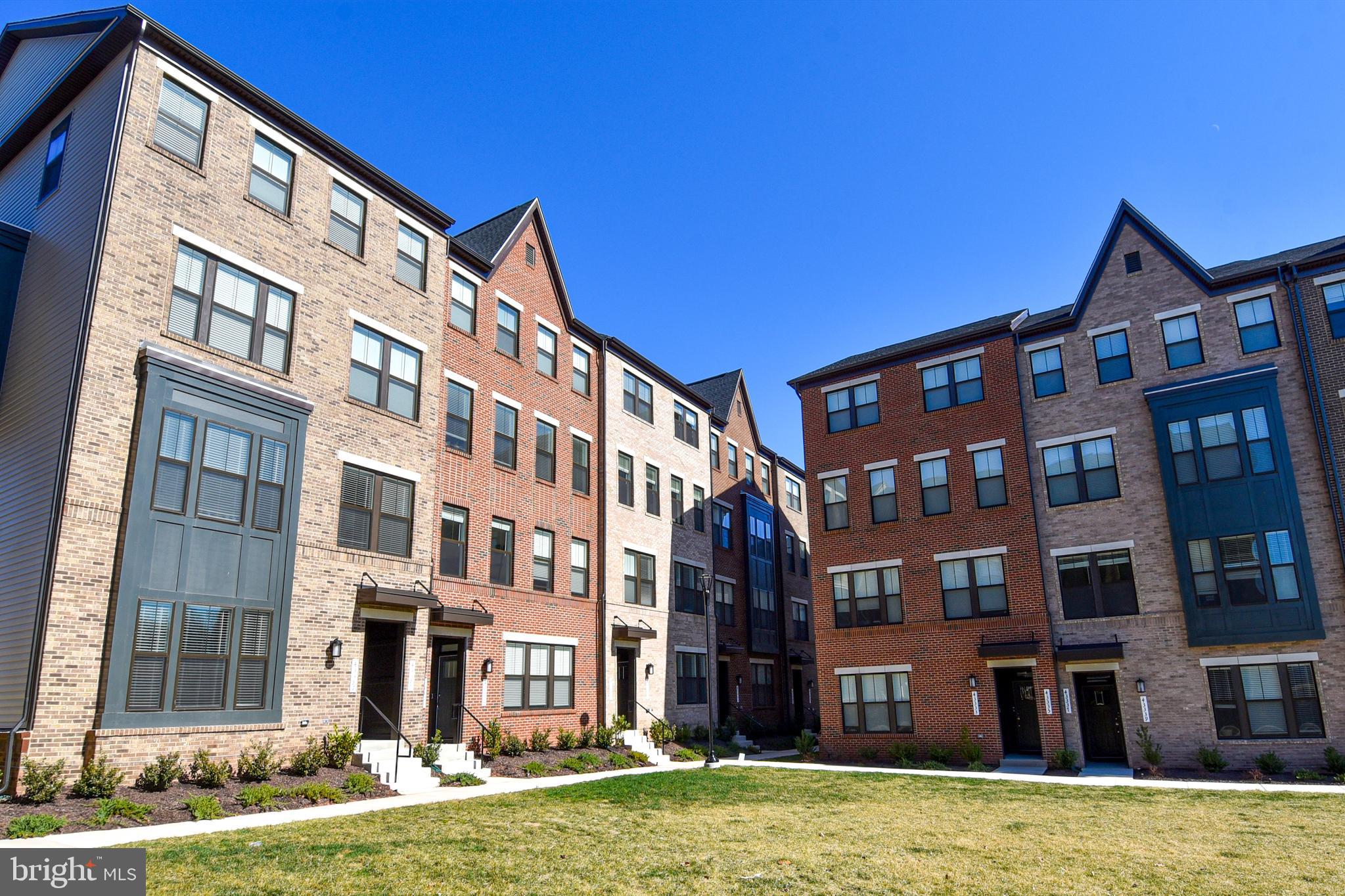 METRO WALK AT MOOREFIELD STATION - Residential Lease