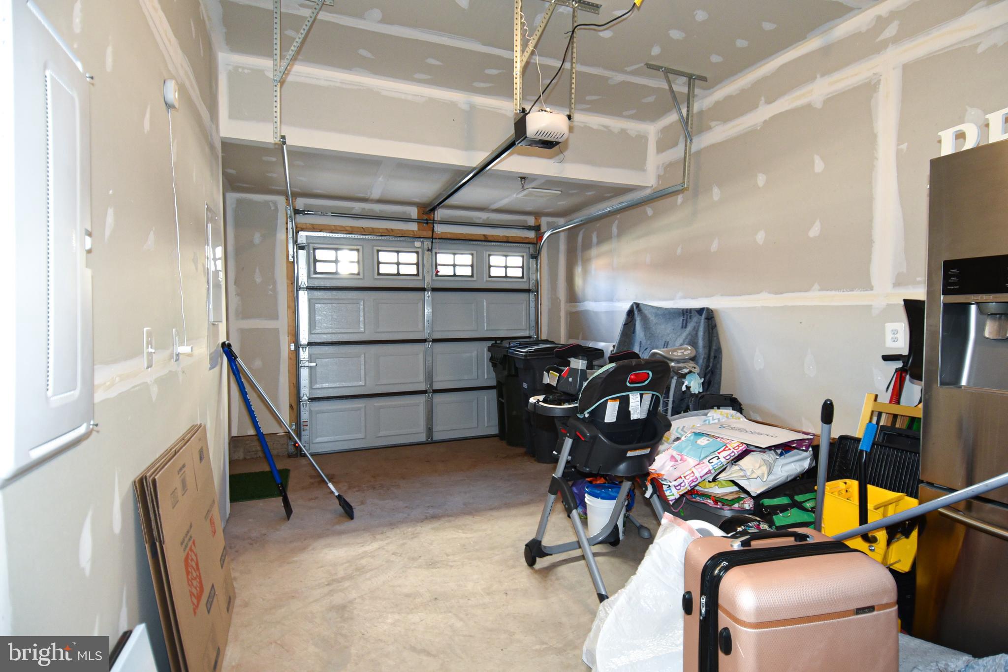 METRO WALK AT MOOREFIELD STATION - Residential Lease