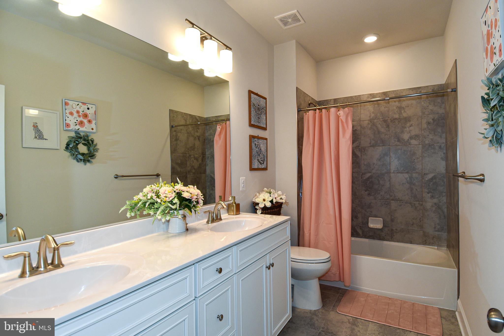 METRO WALK AT MOOREFIELD STATION - Residential Lease