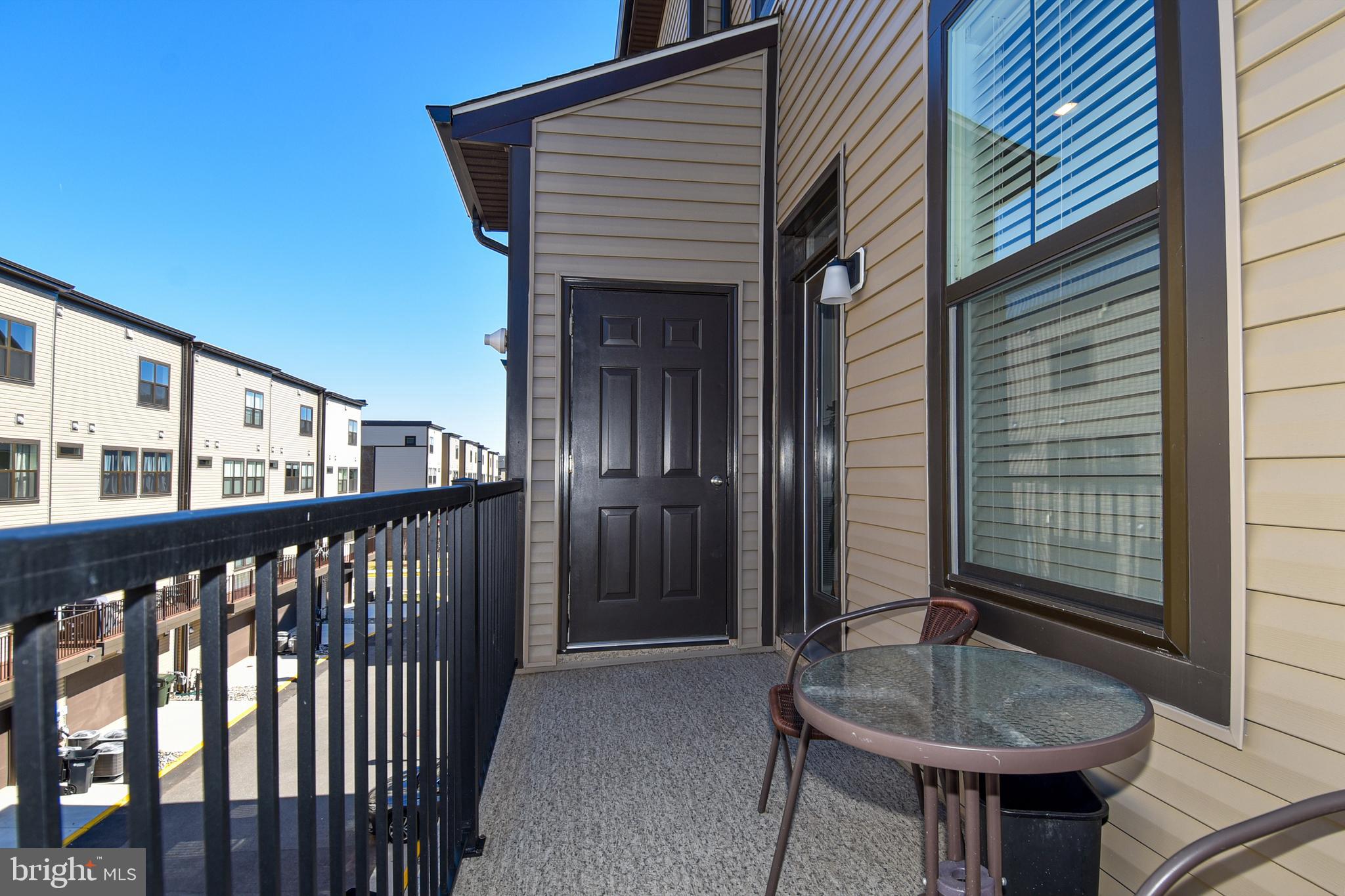 METRO WALK AT MOOREFIELD STATION - Residential Lease