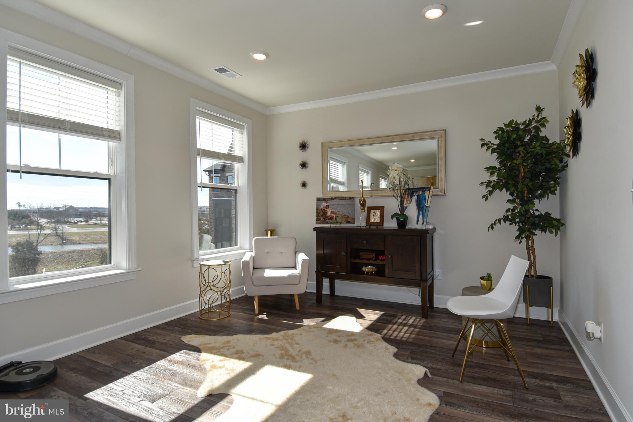 METRO WALK AT MOOREFIELD STATION - Residential Lease