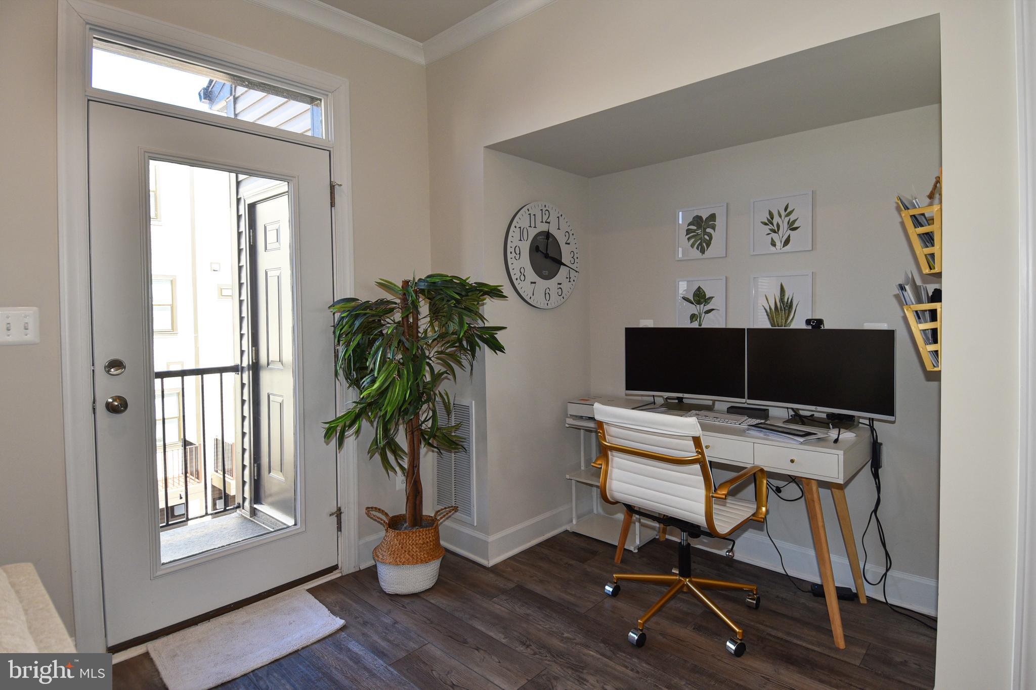 METRO WALK AT MOOREFIELD STATION - Residential Lease