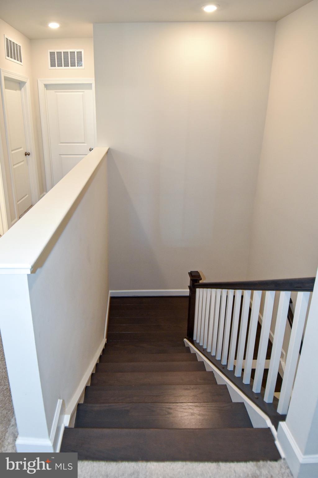 METRO WALK AT MOOREFIELD STATION - Residential Lease