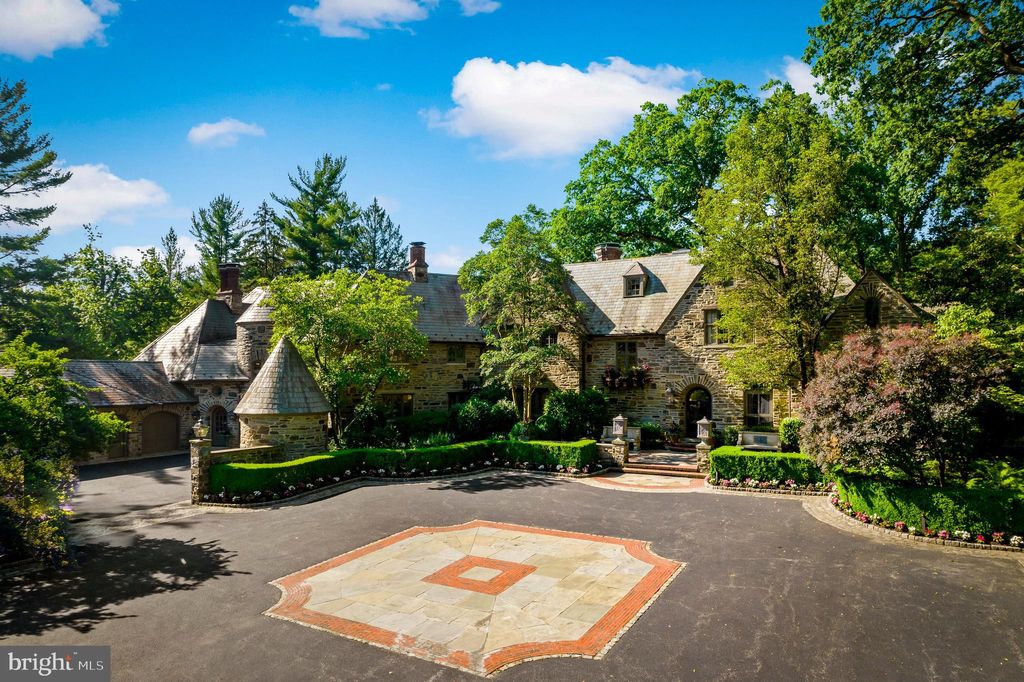 Photo of 26 Old Gulph Road, GLADWYNE, PA 19035 (MLS # PAMC2167906)