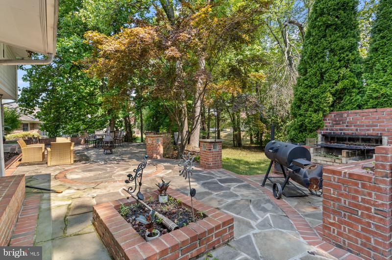 TANTALLON ON THE POTOMAC - Residential