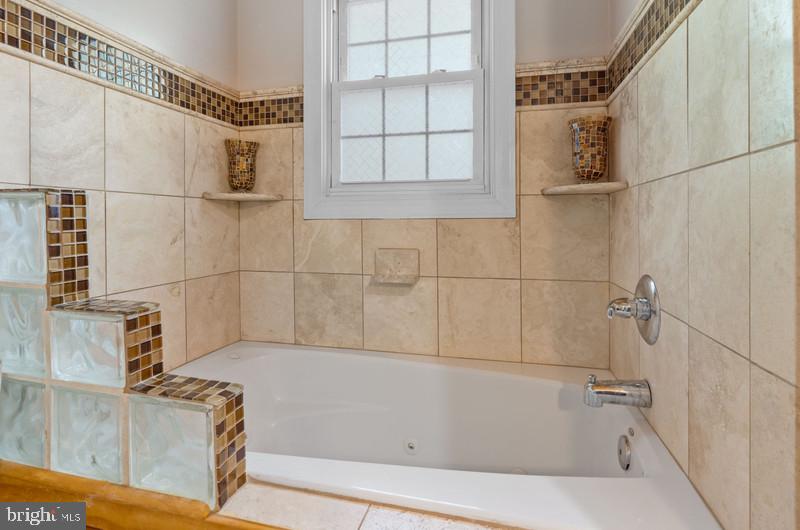 TANTALLON ON THE POTOMAC - Residential