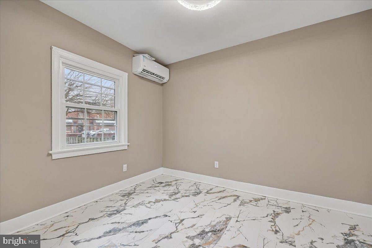 1041 N MONROE STREET