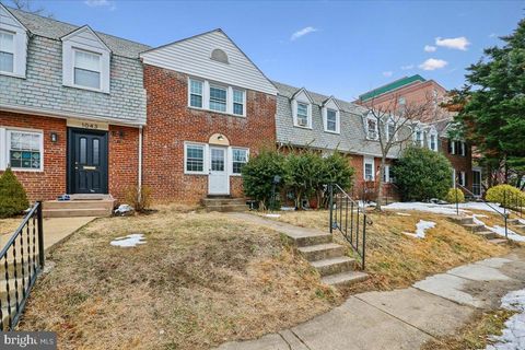 1041 N MONROE STREET ARLINGTON VA 22201