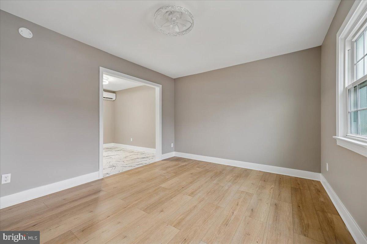 1041 N MONROE STREET