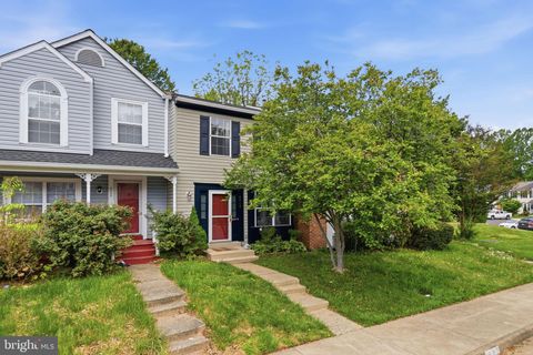 Photo of 6069 Trident Lane, WOODBRIDGE, VA 22193 (MLS # VAPW2117870)