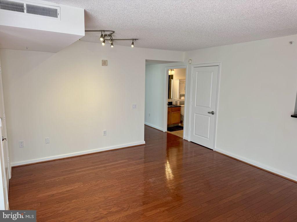 880 N POLLARD STREET 405