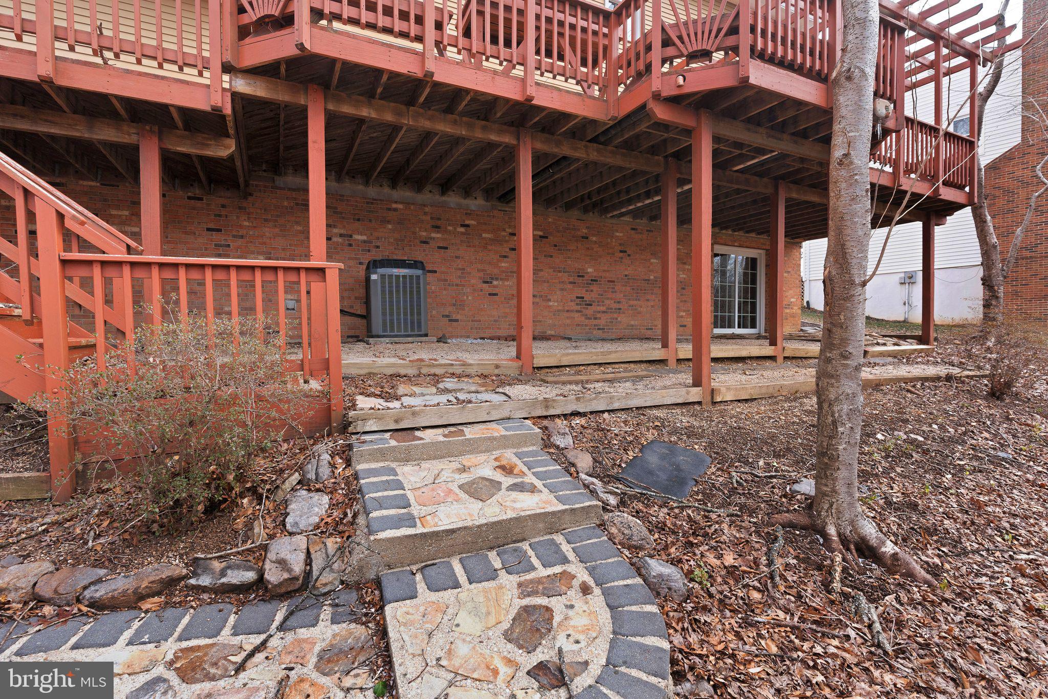 COUNTRY CLUB LAKE - Residential