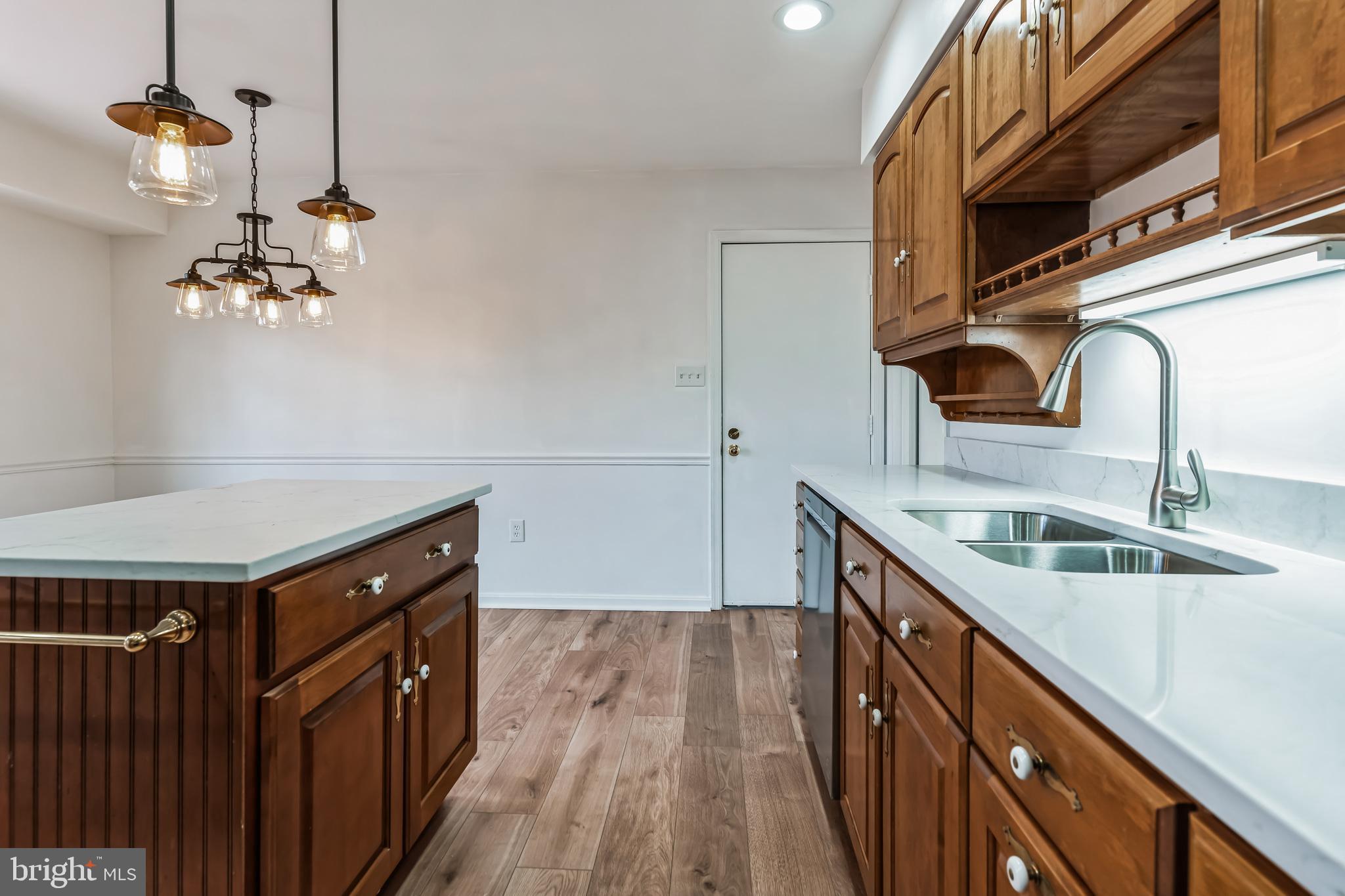 COUNTRY CLUB LAKE - Residential