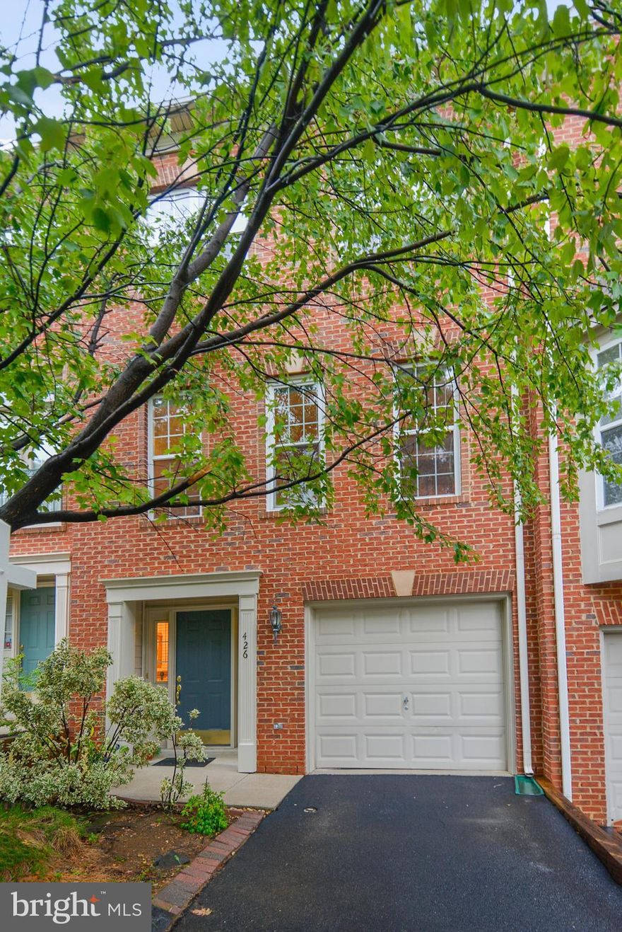 Beautifully maintained three level townhouse with garage convenient to all the major commuter routes, inside the beltway! Wood floors on main and bedrooms. Ceramic tile kitchen with breakfast area. Master w/attached bath and WIC. Gas Fireplace. Finished Entrance level with Family Room, Laundry closet, storage closet, 1/2 bath. Fenced back yard with patio. Close to Pentagon. Dog friendly 25lbs.