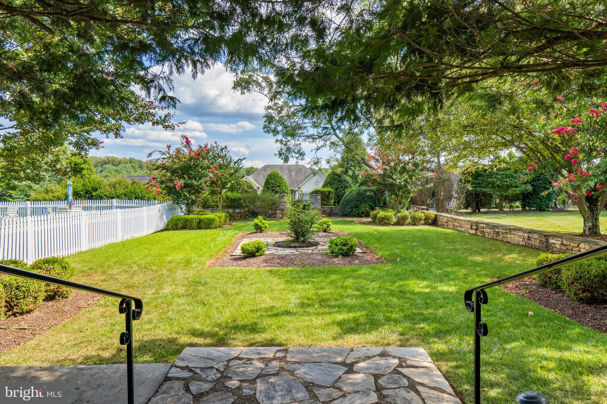 SUFFIELD MEADOWS - Residential