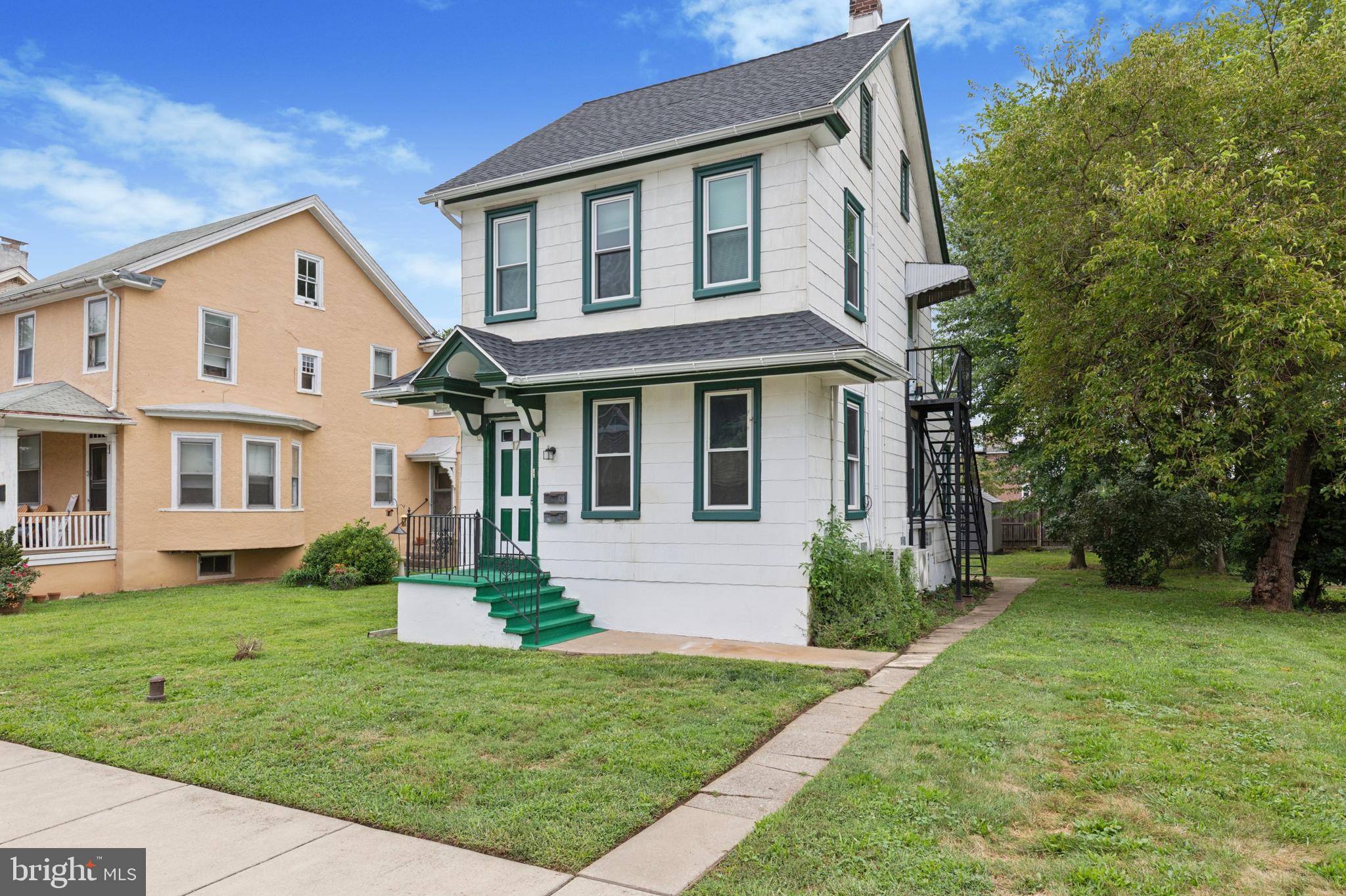 17 W FOURTH STREET