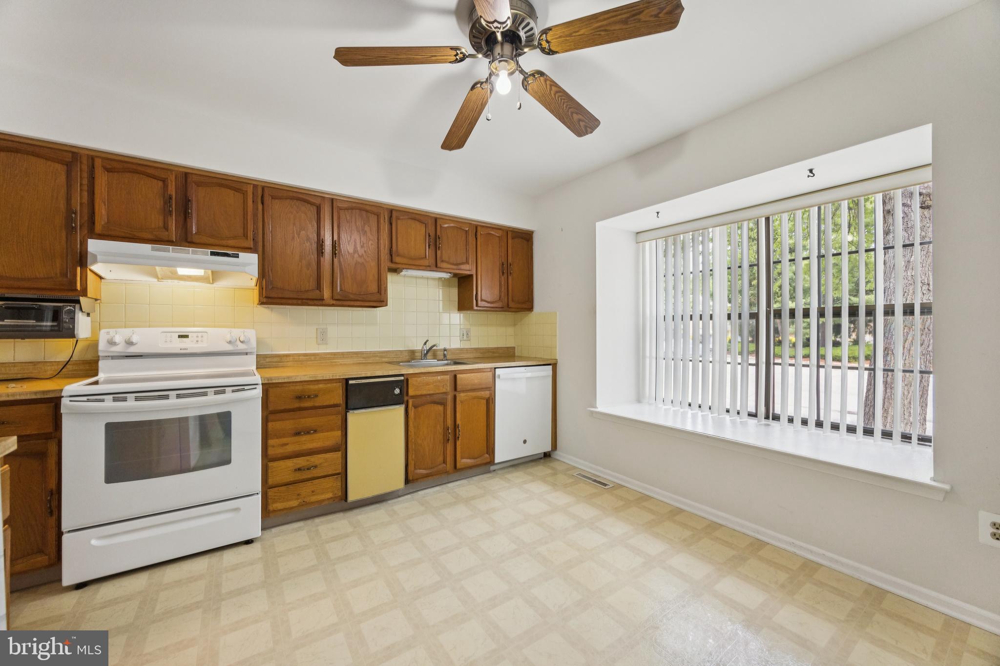 838 KINGS CROFT