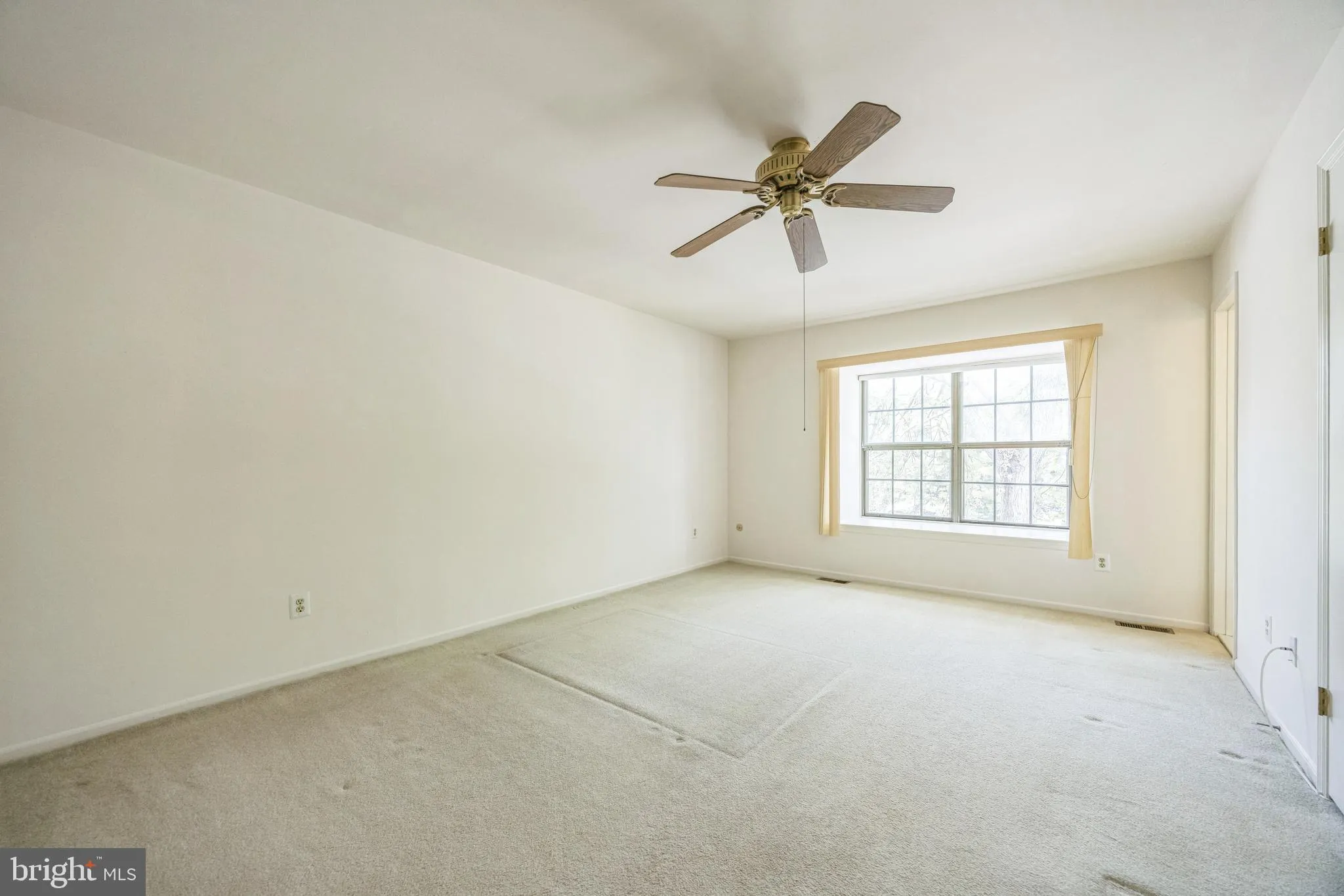 Cherry Hill, New Jersey 08034, United States, 3 Bedrooms Bedrooms, ,3 BathroomsBathrooms,Residential,Active,201927