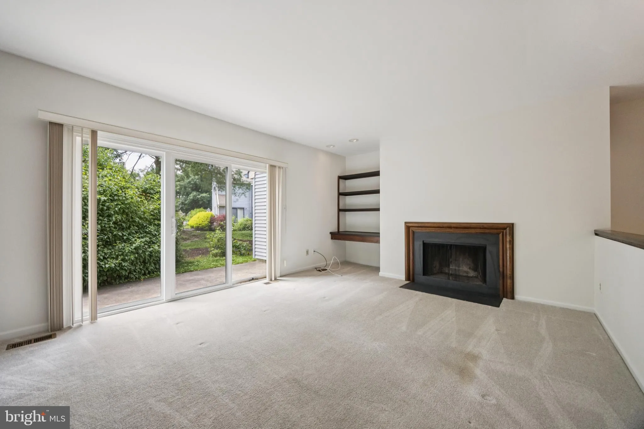 Cherry Hill, New Jersey 08034, United States, 3 Bedrooms Bedrooms, ,3 BathroomsBathrooms,Residential,Active,201927