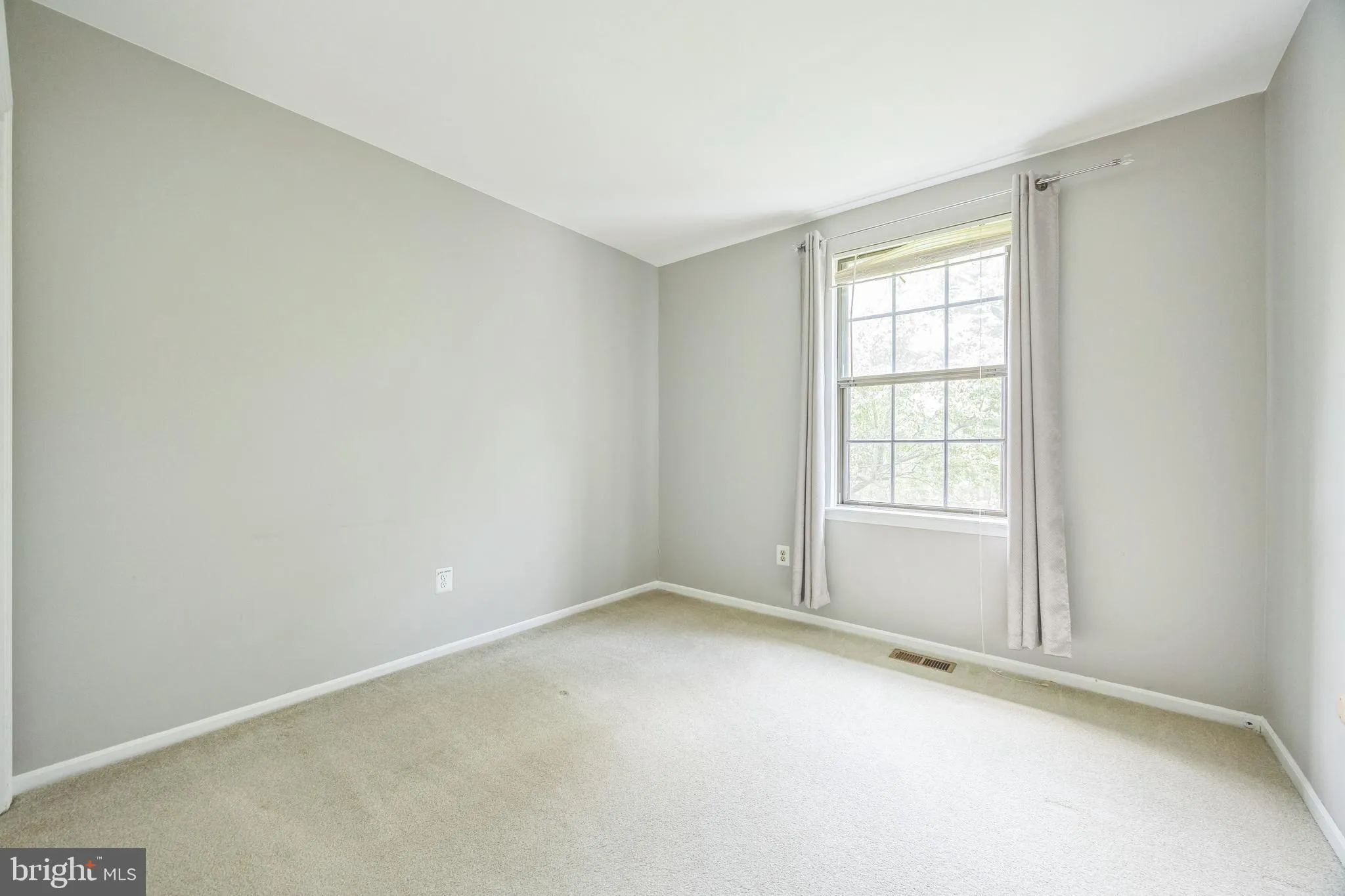 Cherry Hill, New Jersey 08034, United States, 3 Bedrooms Bedrooms, ,3 BathroomsBathrooms,Residential,Active,201927