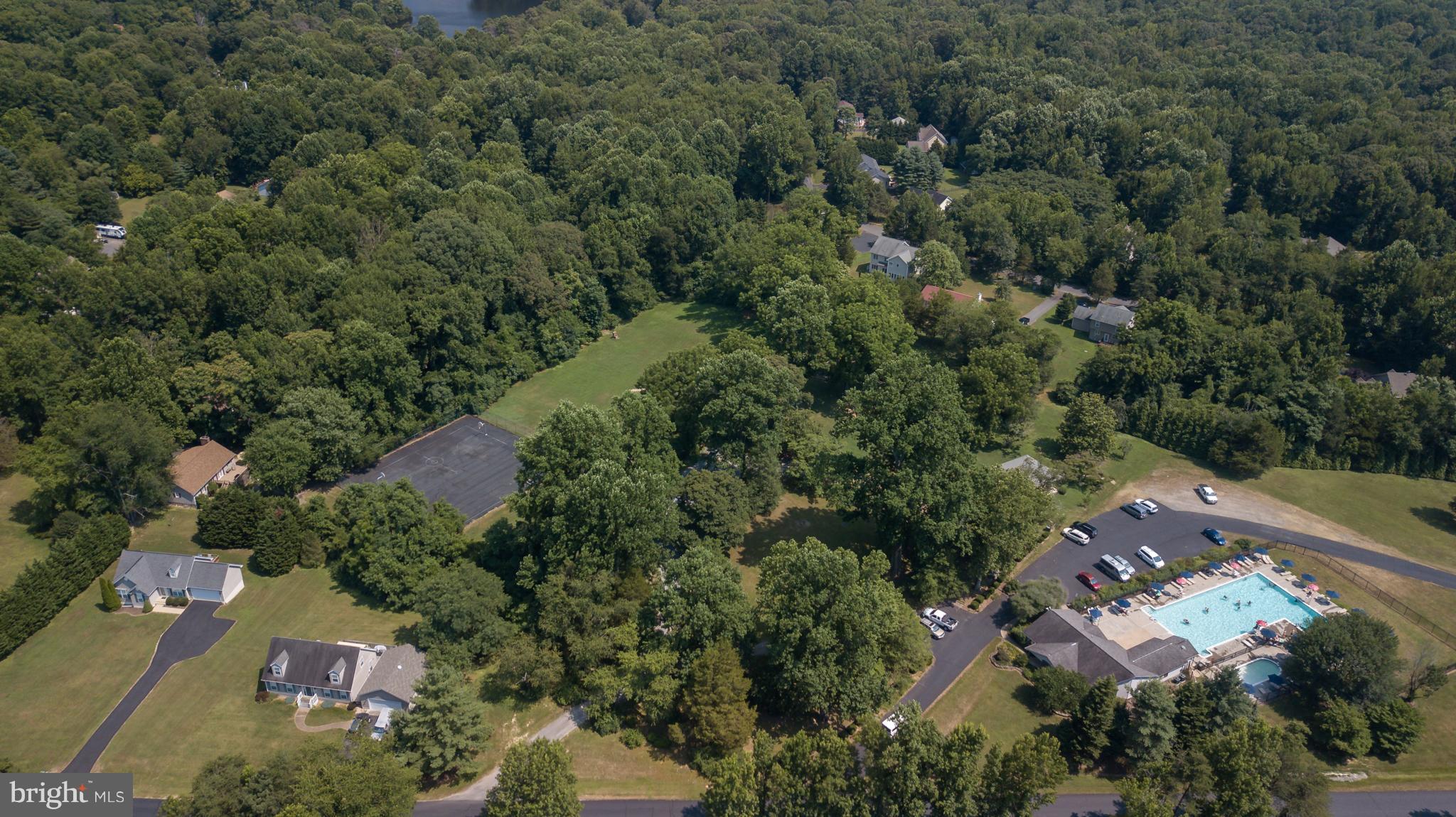 PRESIDENTIAL LAKES - Land