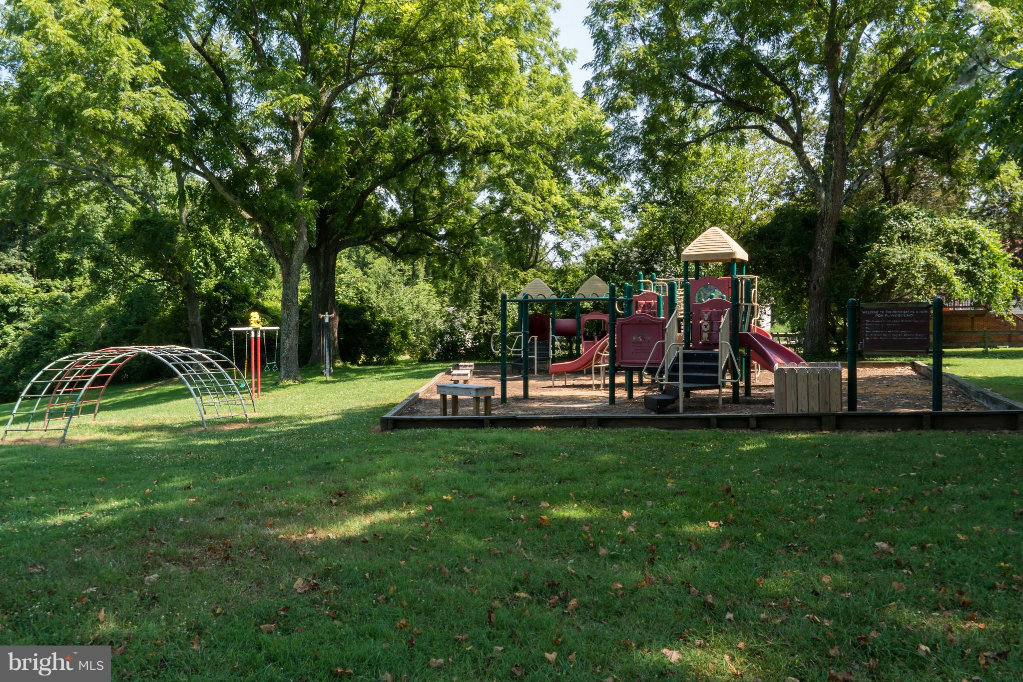 PRESIDENTIAL LAKES - Land