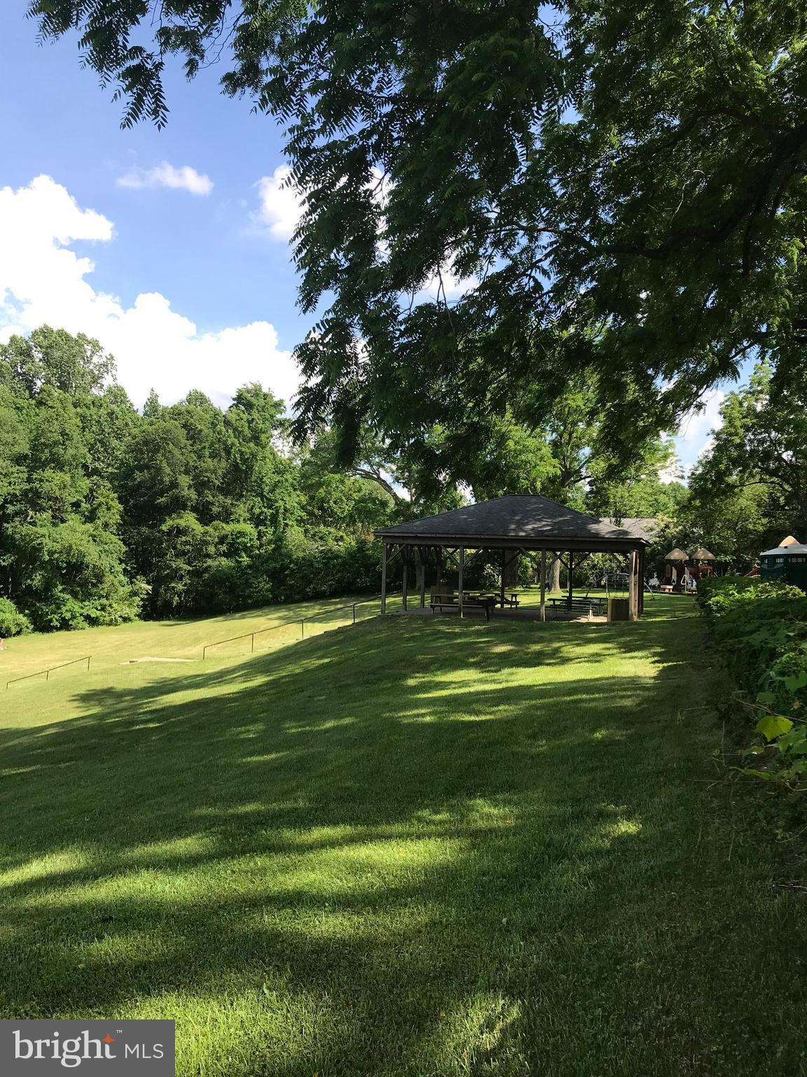 PRESIDENTIAL LAKES - Land