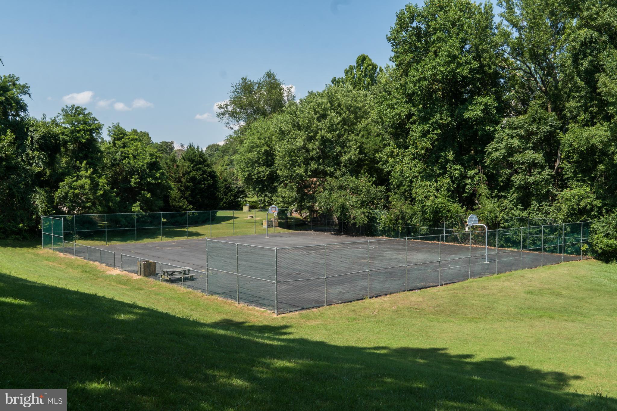 PRESIDENTIAL LAKES - Land