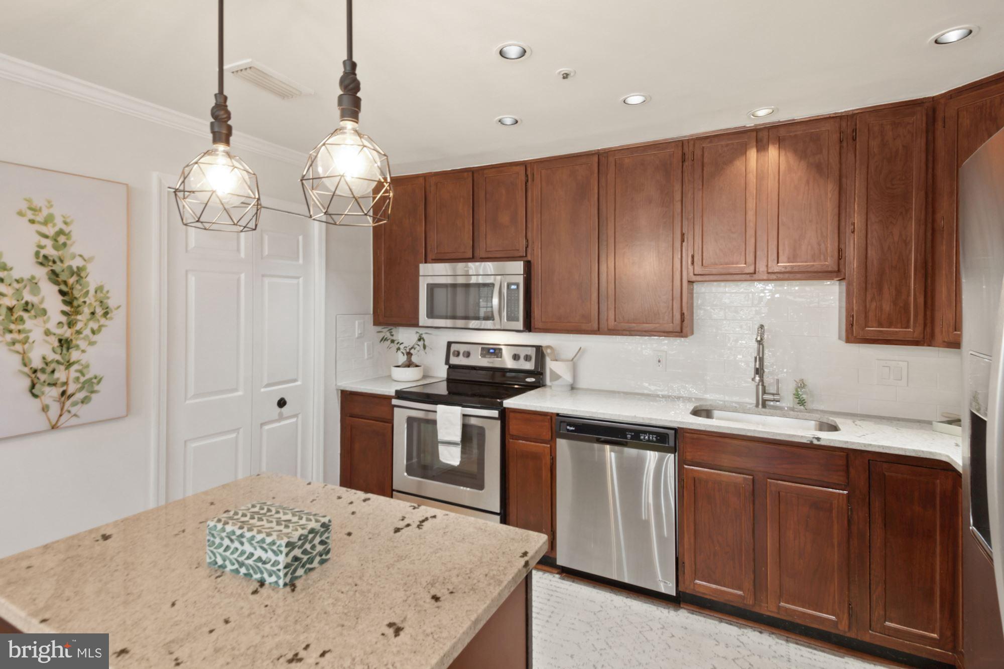 THE MONTEREY - Residential