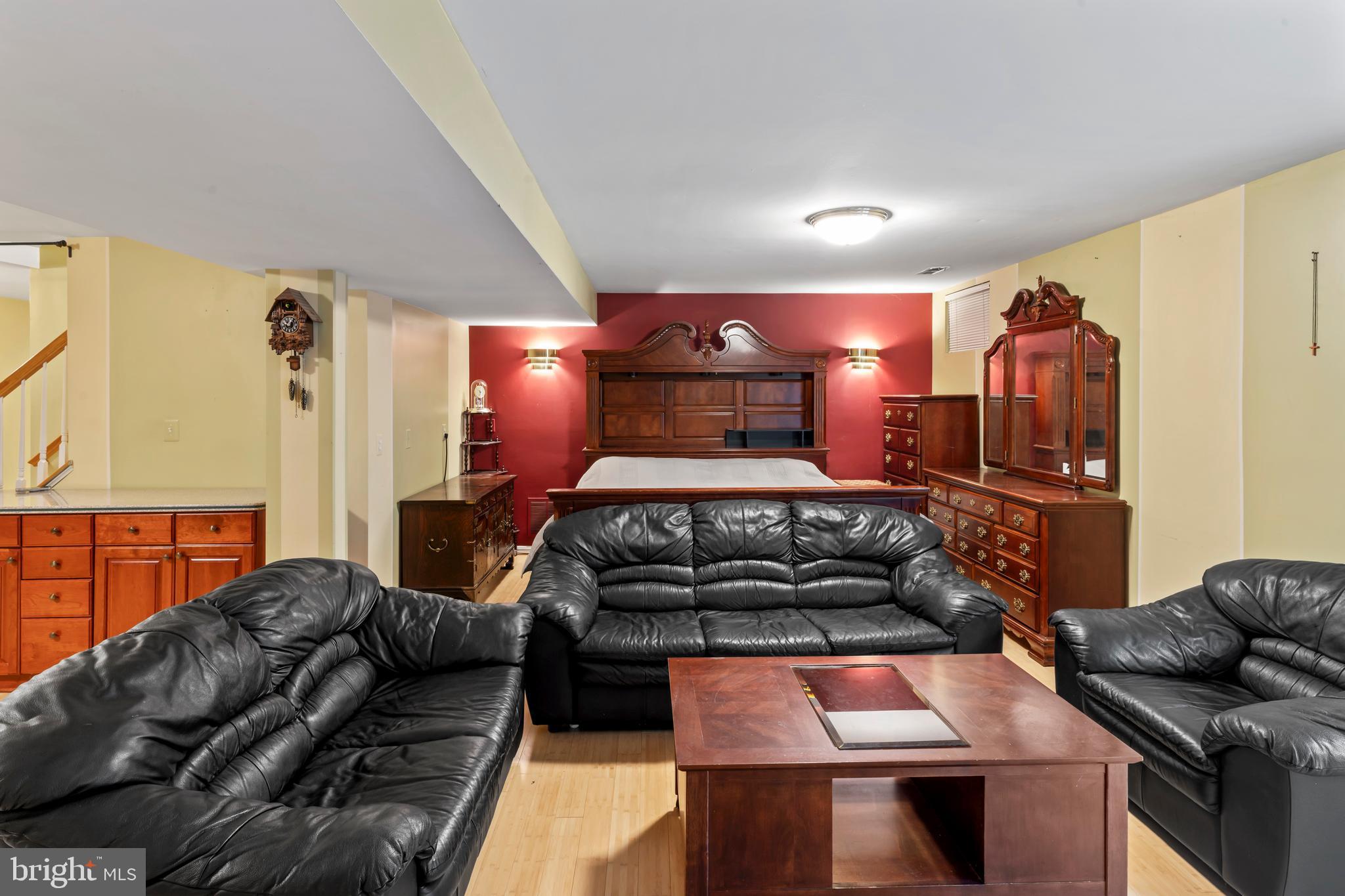 FOX MEADOW - Residential