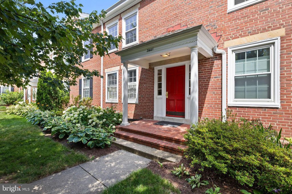 Photo of 3441 S Stafford Street #B2, ARLINGTON, VA 22206 (MLS # VAAR2064708)