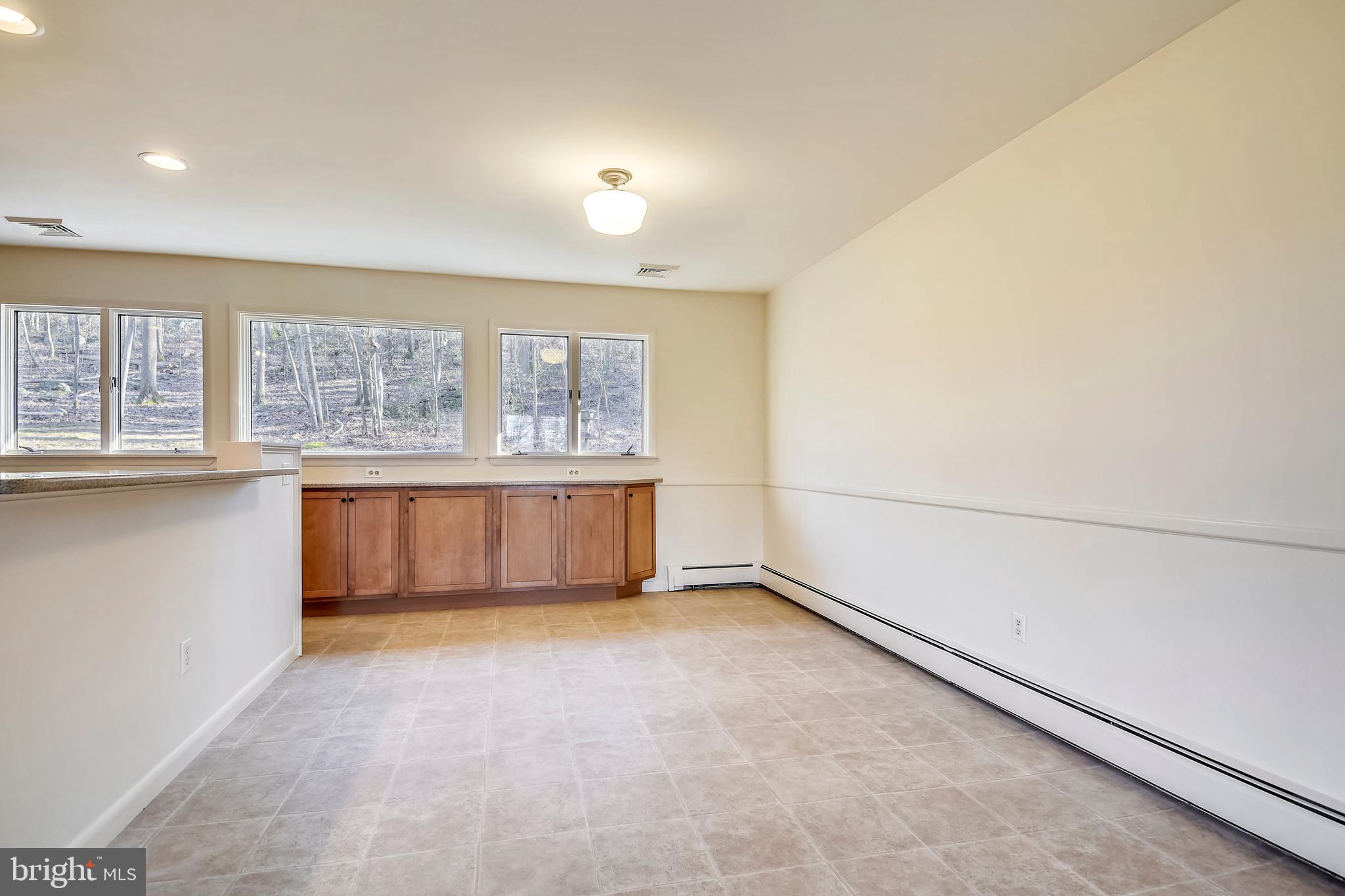 JARRETTSVILLE - Residential