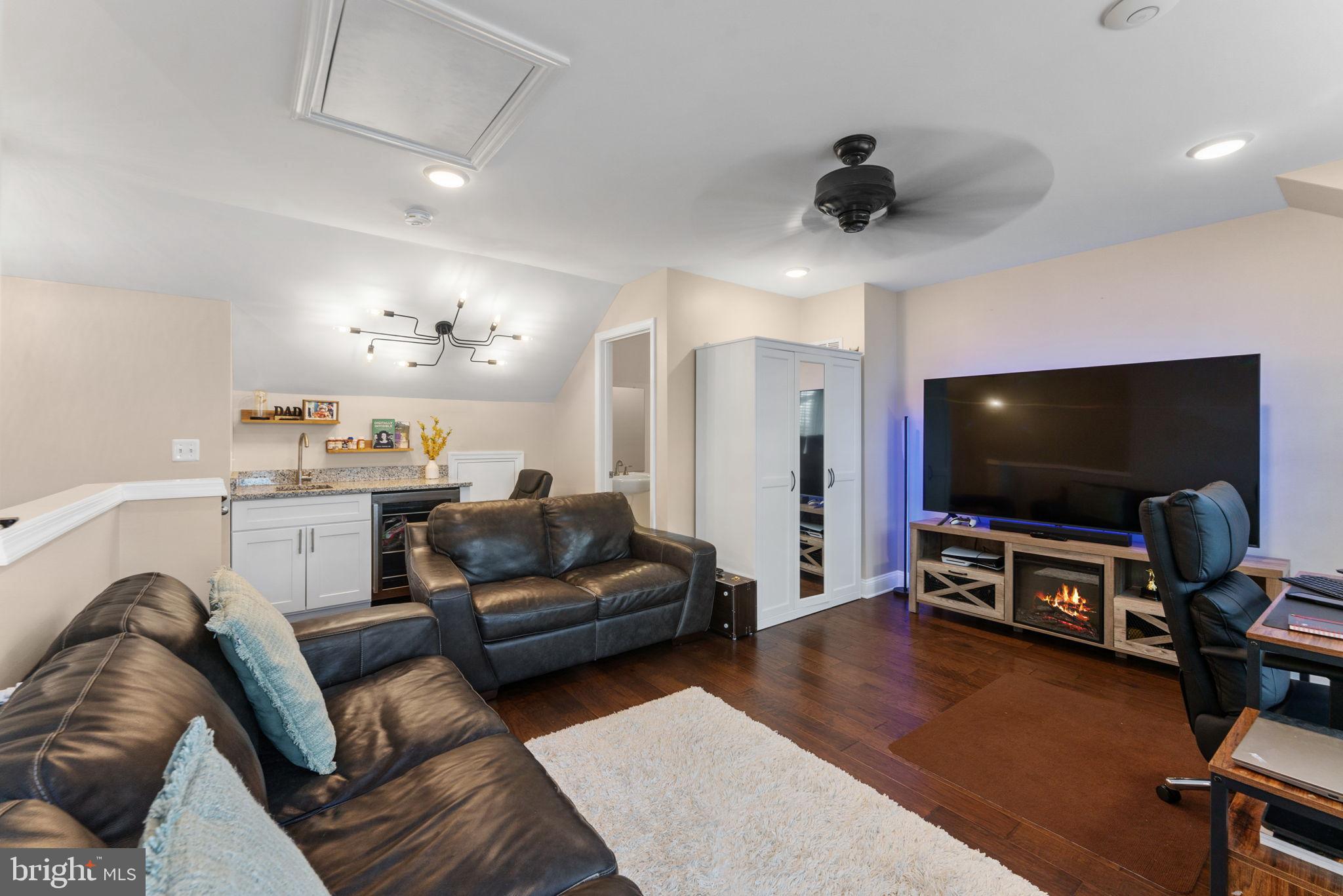 POTOMAC SHORES - Residential