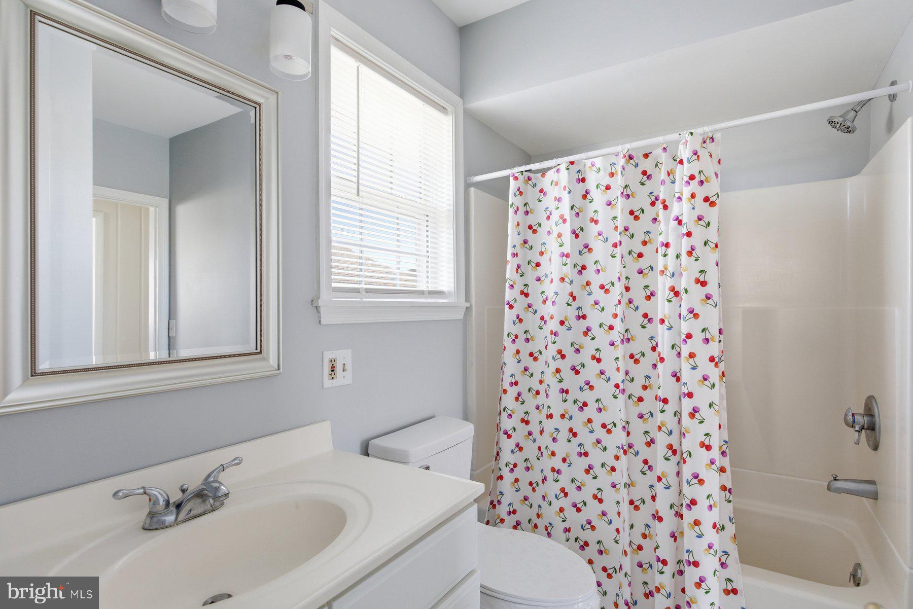 EDGEWATER ACRES - Residential