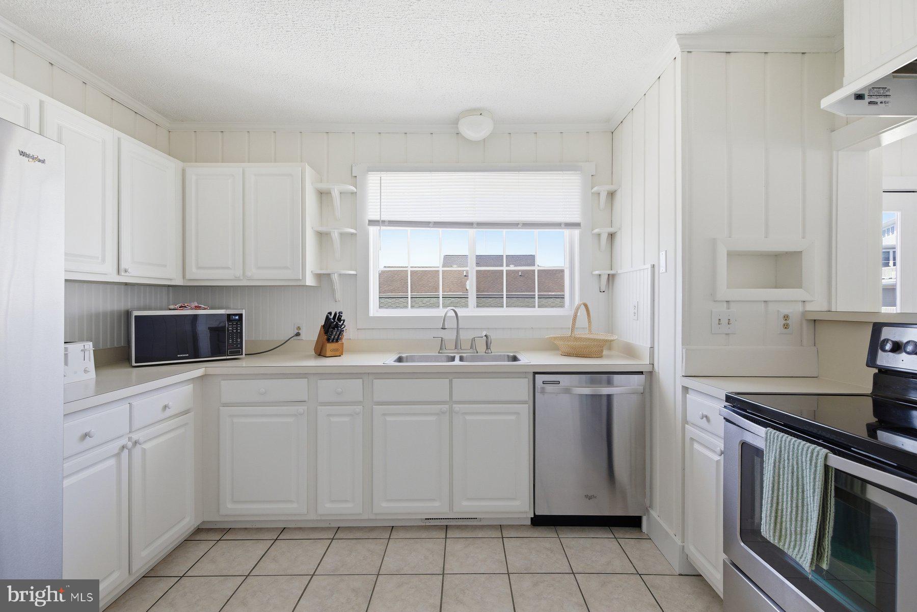 EDGEWATER ACRES - Residential