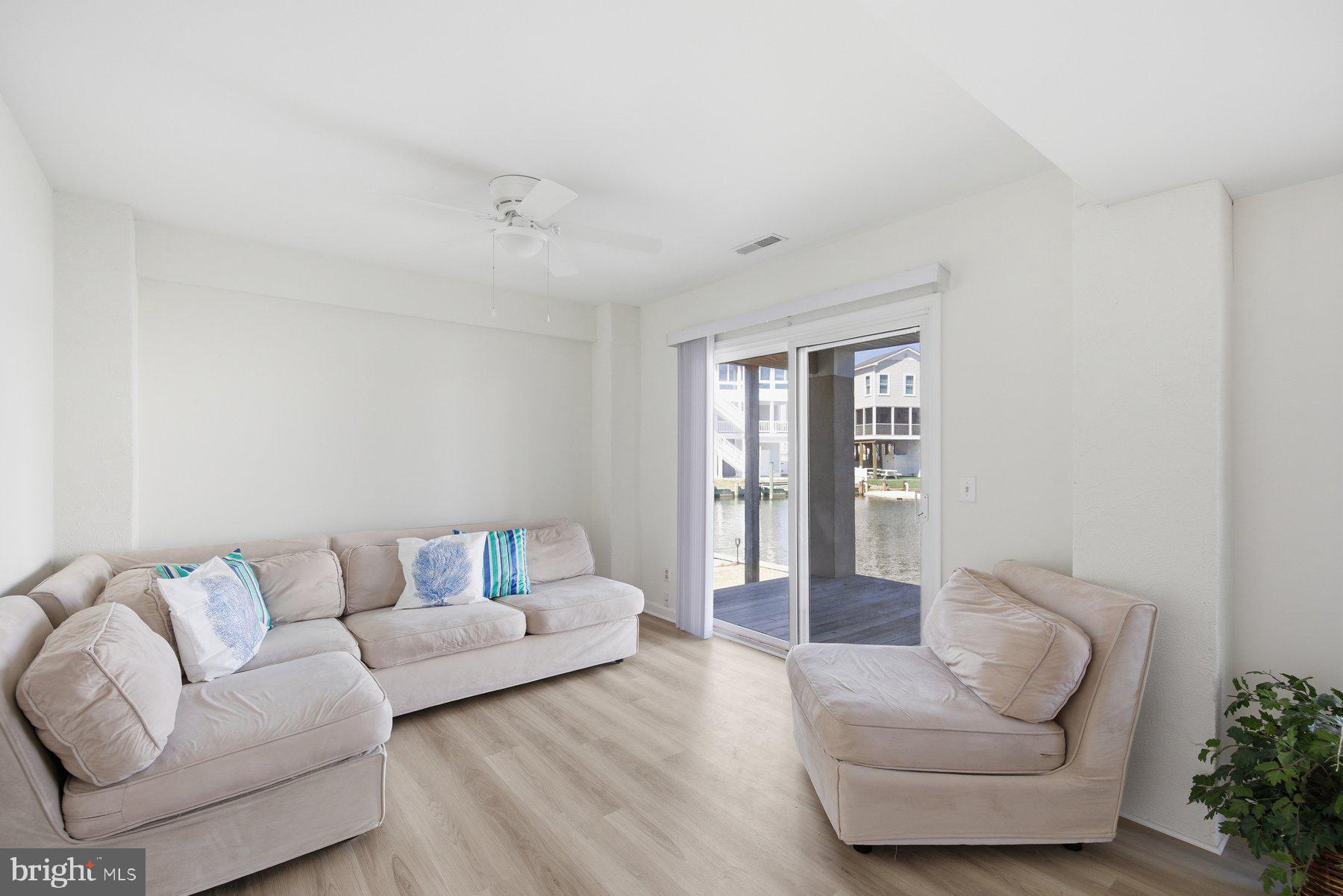 EDGEWATER ACRES - Residential