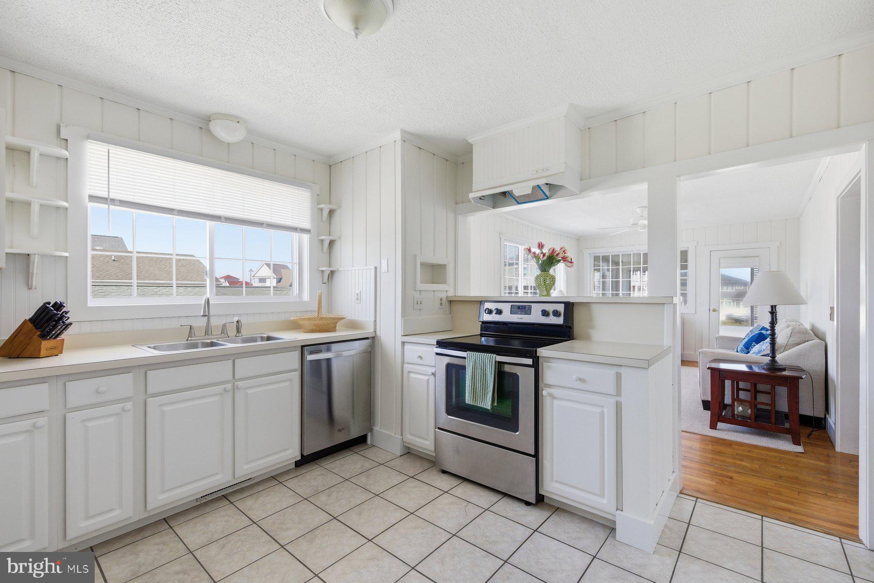 EDGEWATER ACRES - Residential