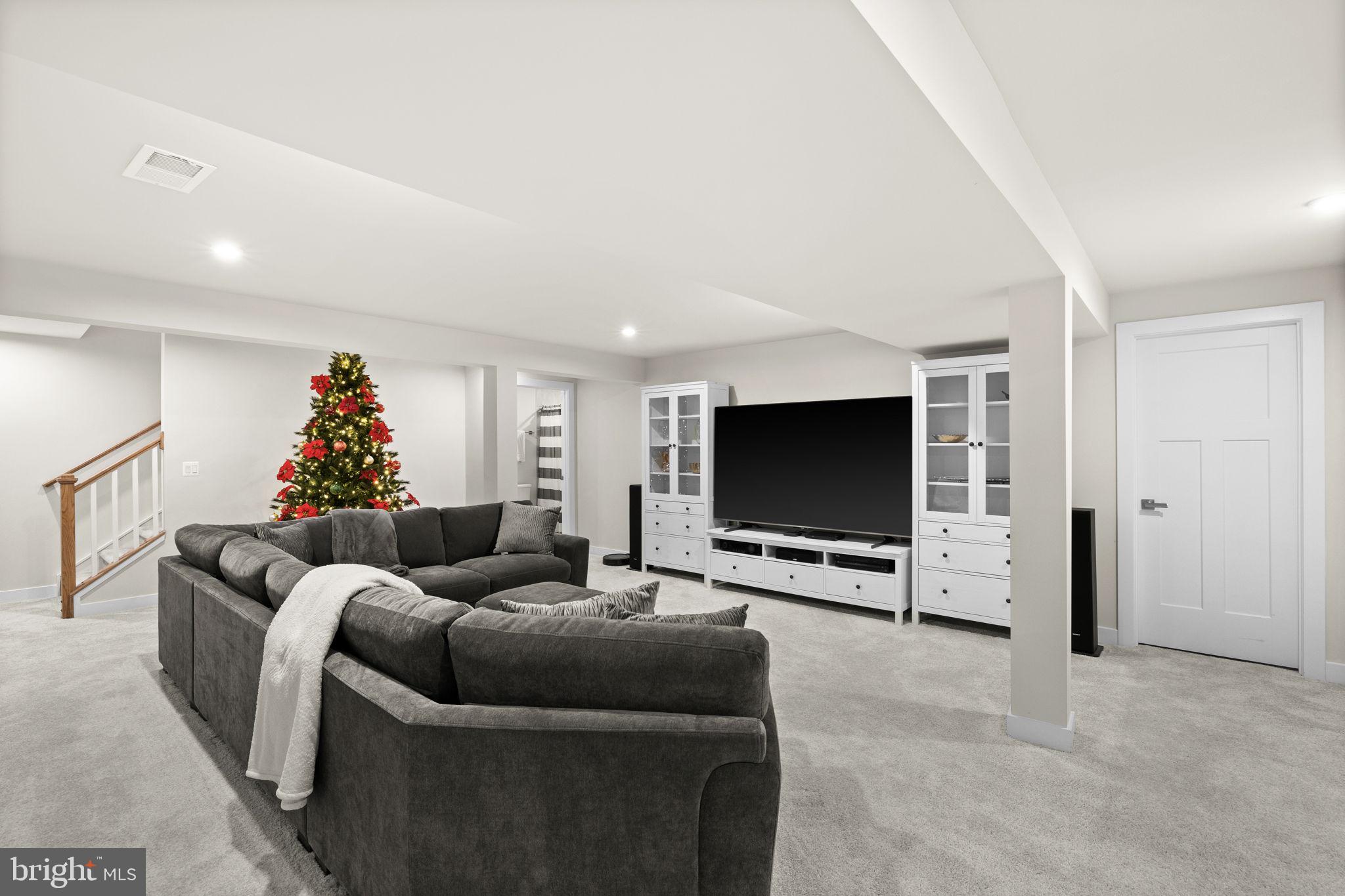 REGENCY AT CHANCELLORSVILLE NORTH - Residential