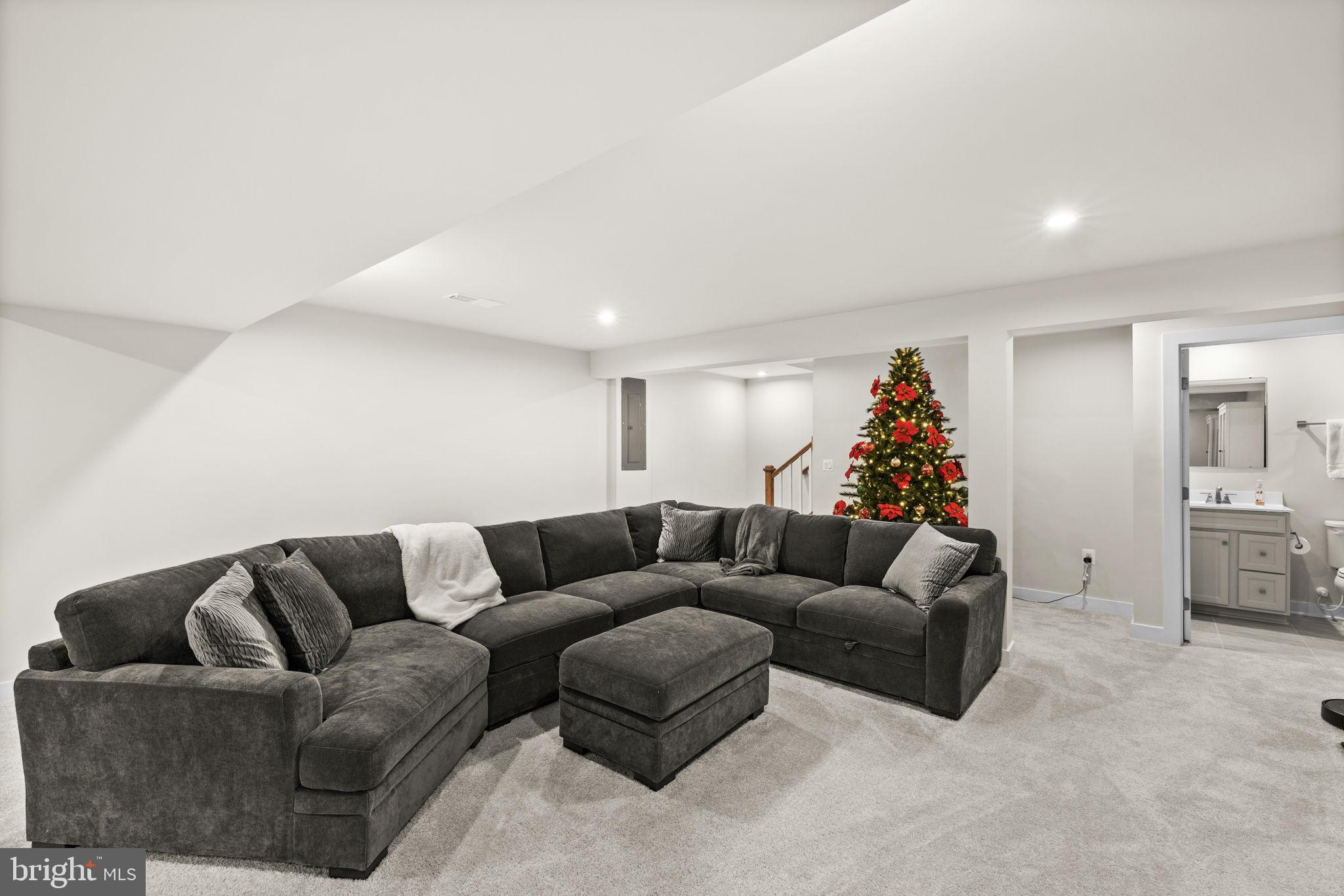 REGENCY AT CHANCELLORSVILLE NORTH - Residential