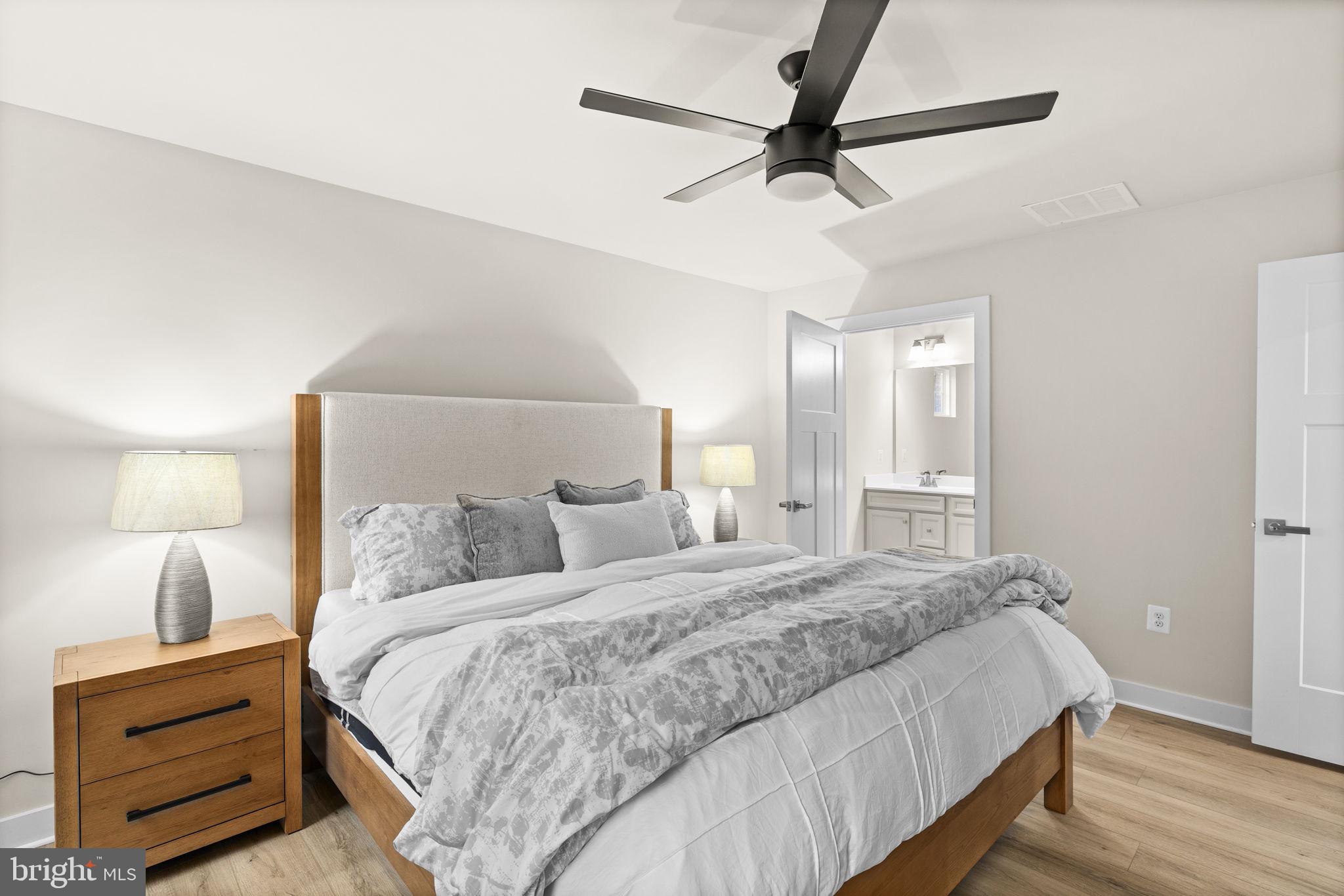 REGENCY AT CHANCELLORSVILLE NORTH - Residential