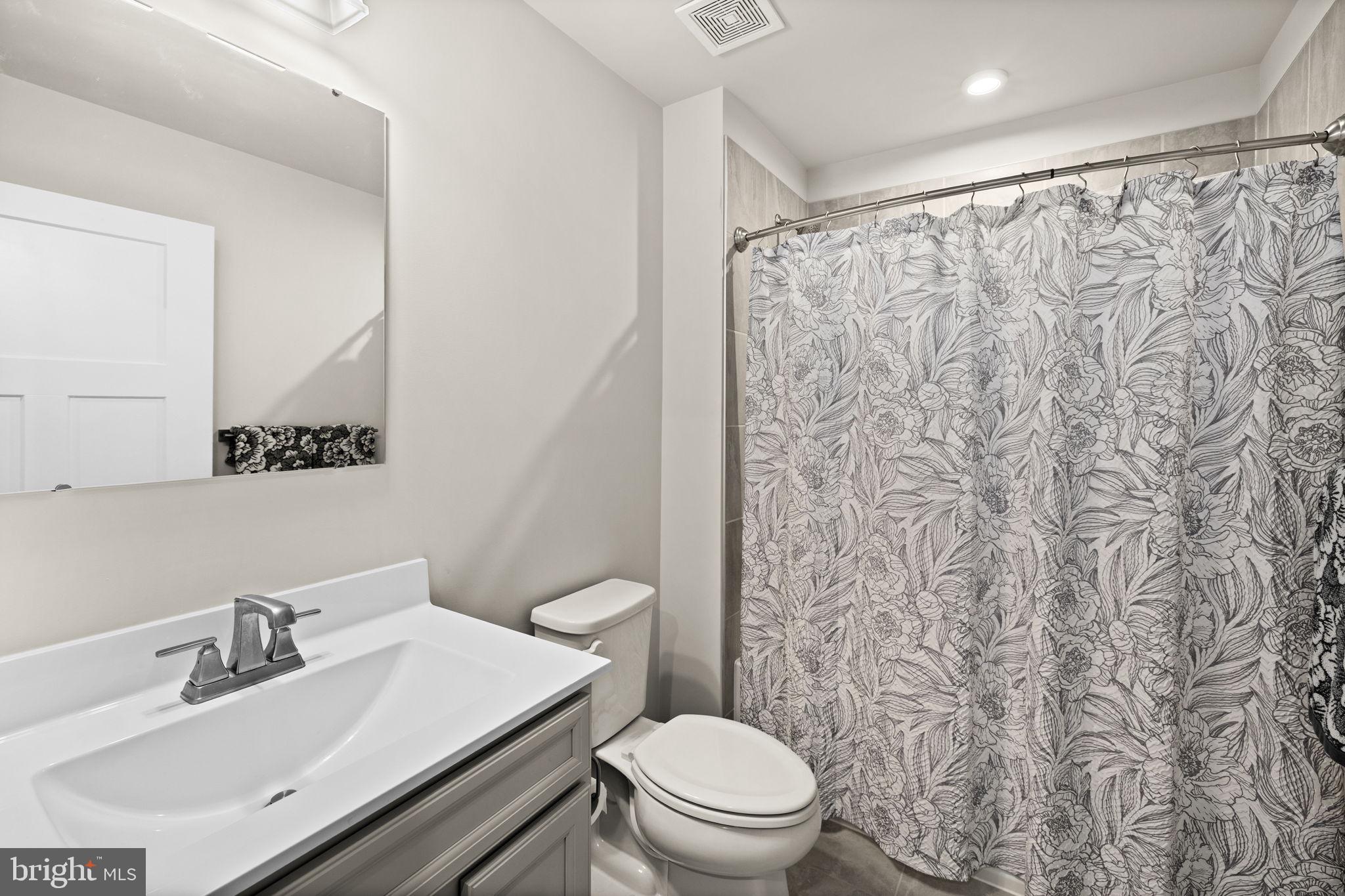 REGENCY AT CHANCELLORSVILLE NORTH - Residential