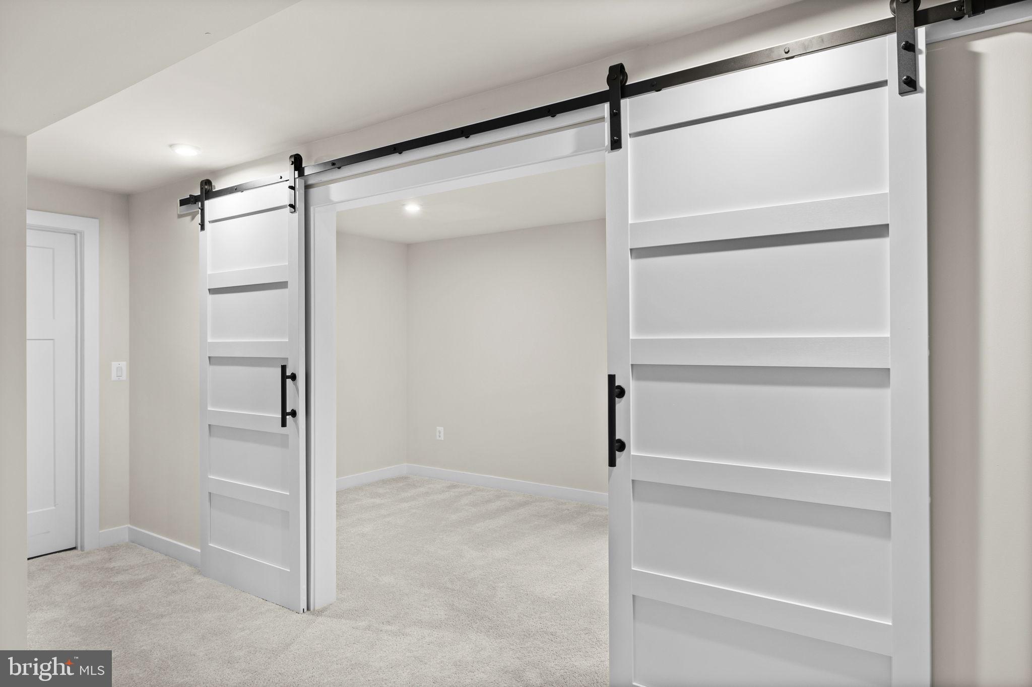 REGENCY AT CHANCELLORSVILLE NORTH - Residential