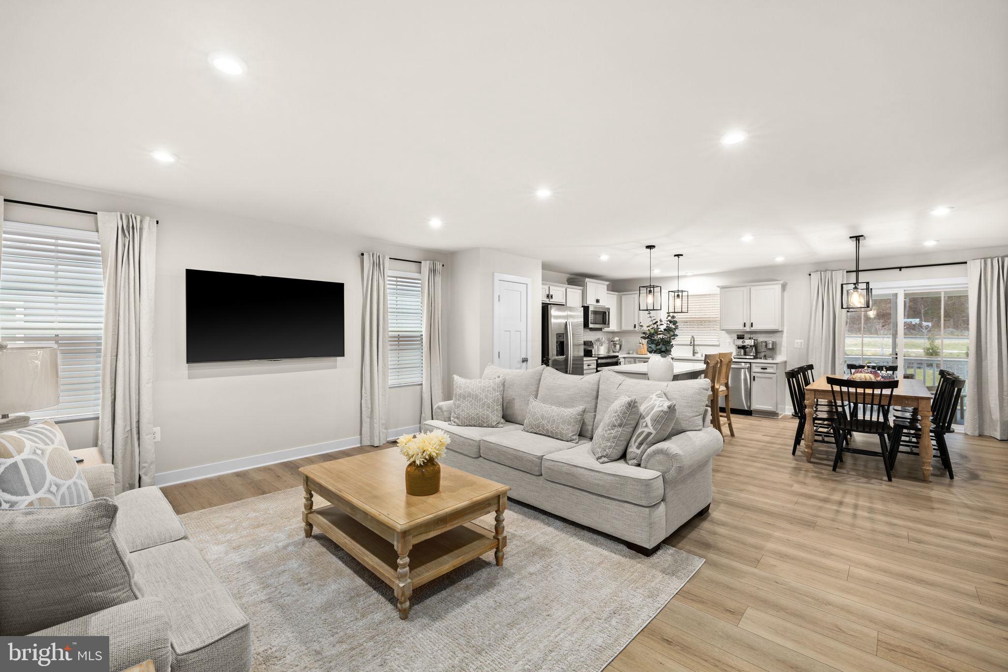 REGENCY AT CHANCELLORSVILLE NORTH - Residential