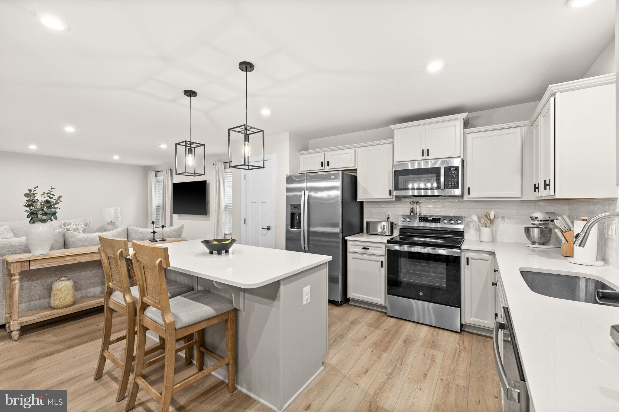 REGENCY AT CHANCELLORSVILLE NORTH - Residential