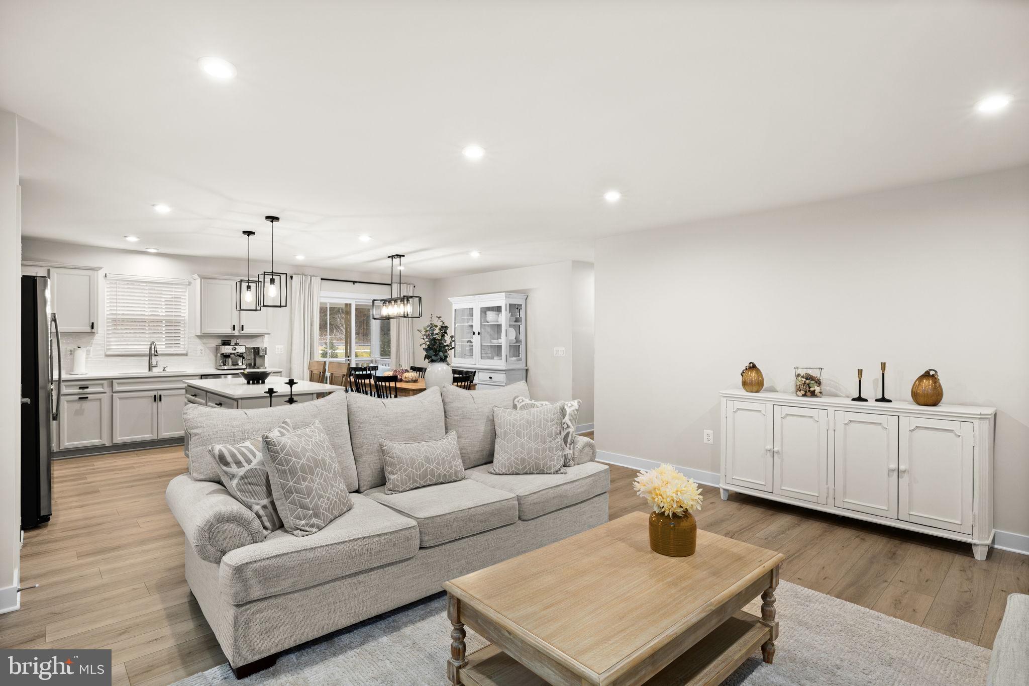 REGENCY AT CHANCELLORSVILLE NORTH - Residential