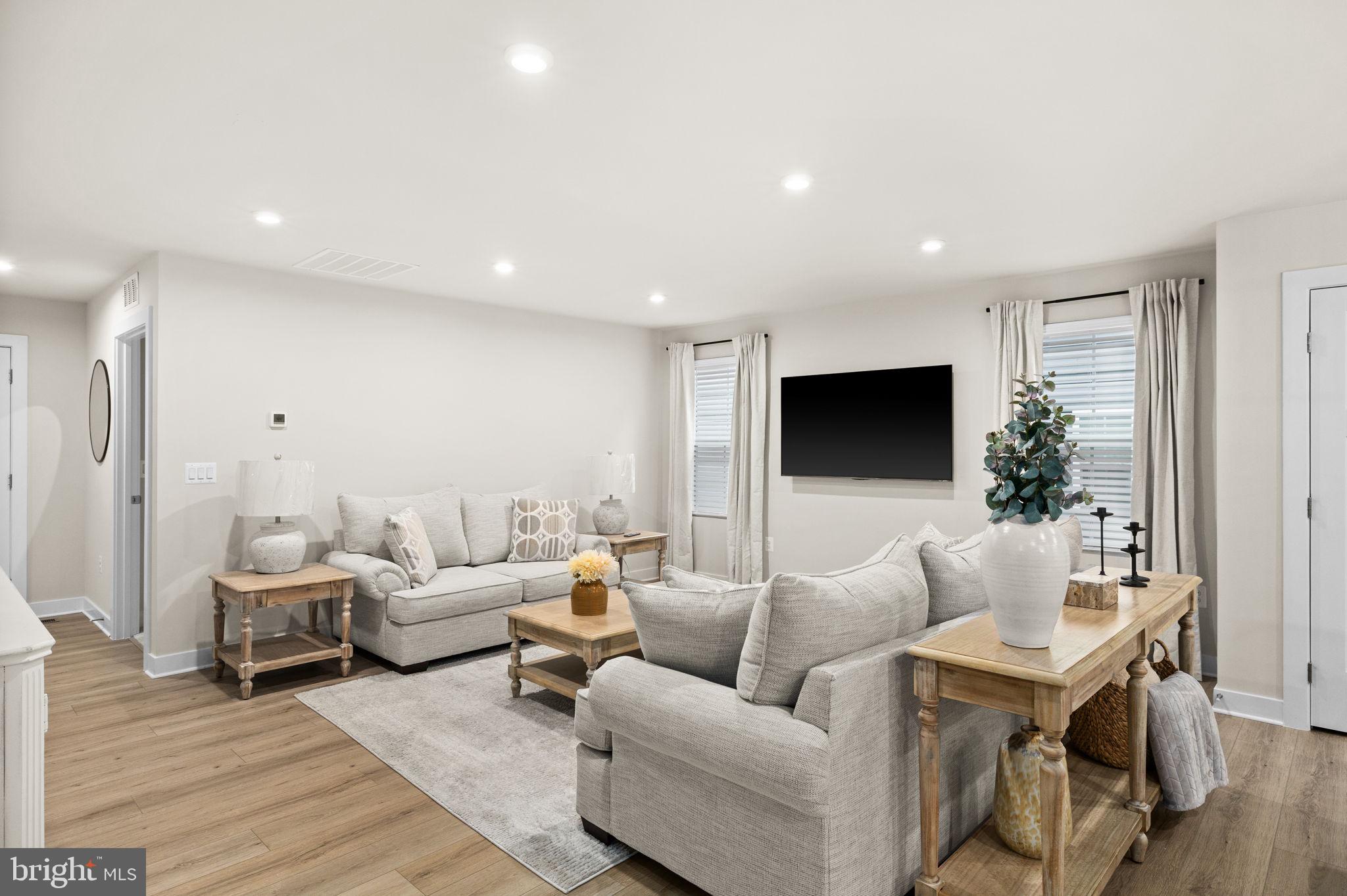 REGENCY AT CHANCELLORSVILLE NORTH - Residential