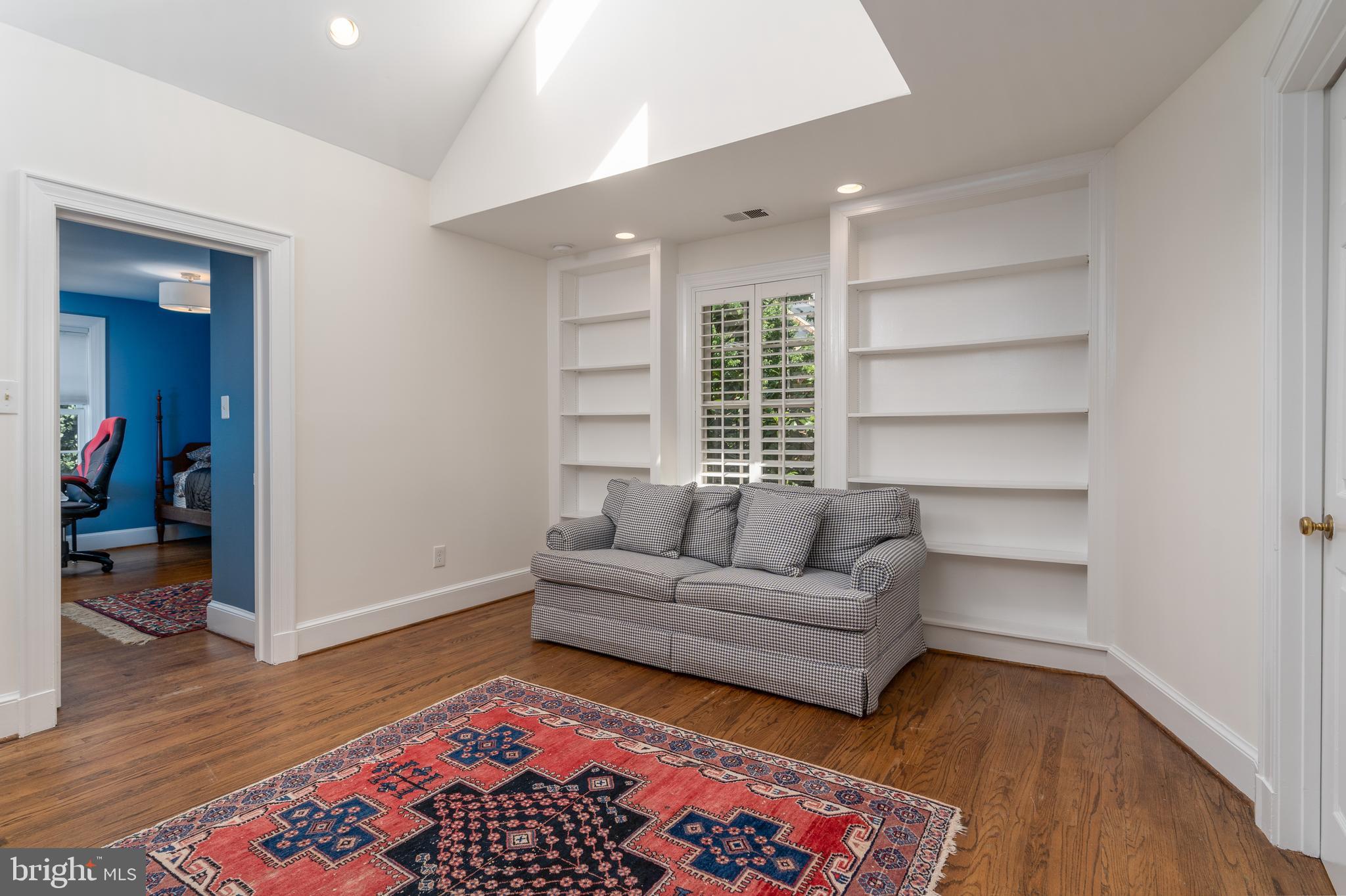 OLD TOWN ALEXANDRIA - Residential